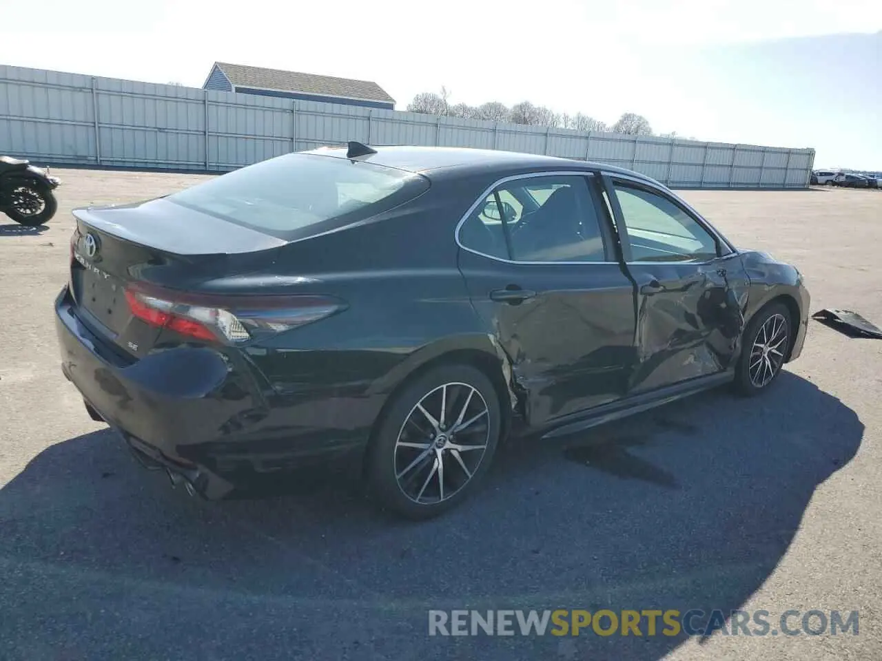 3 fotografías del automóvil dañado 4T1G11AK5PU750767 TOYOTA CAMRY 2023