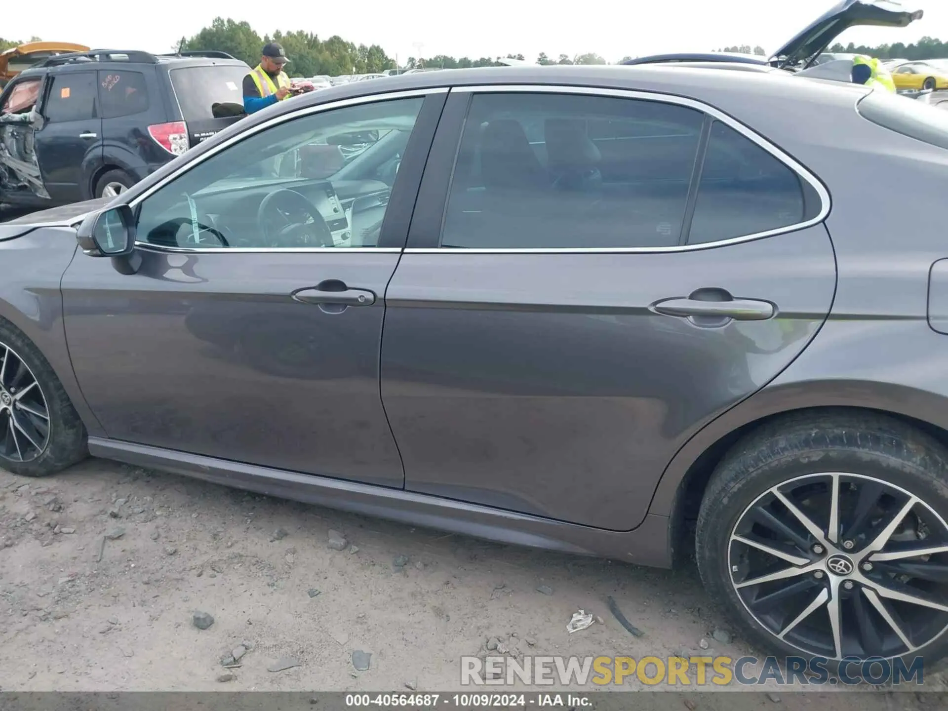 14 fotografías del automóvil dañado 4T1G11AK5PU751515 TOYOTA CAMRY 2023