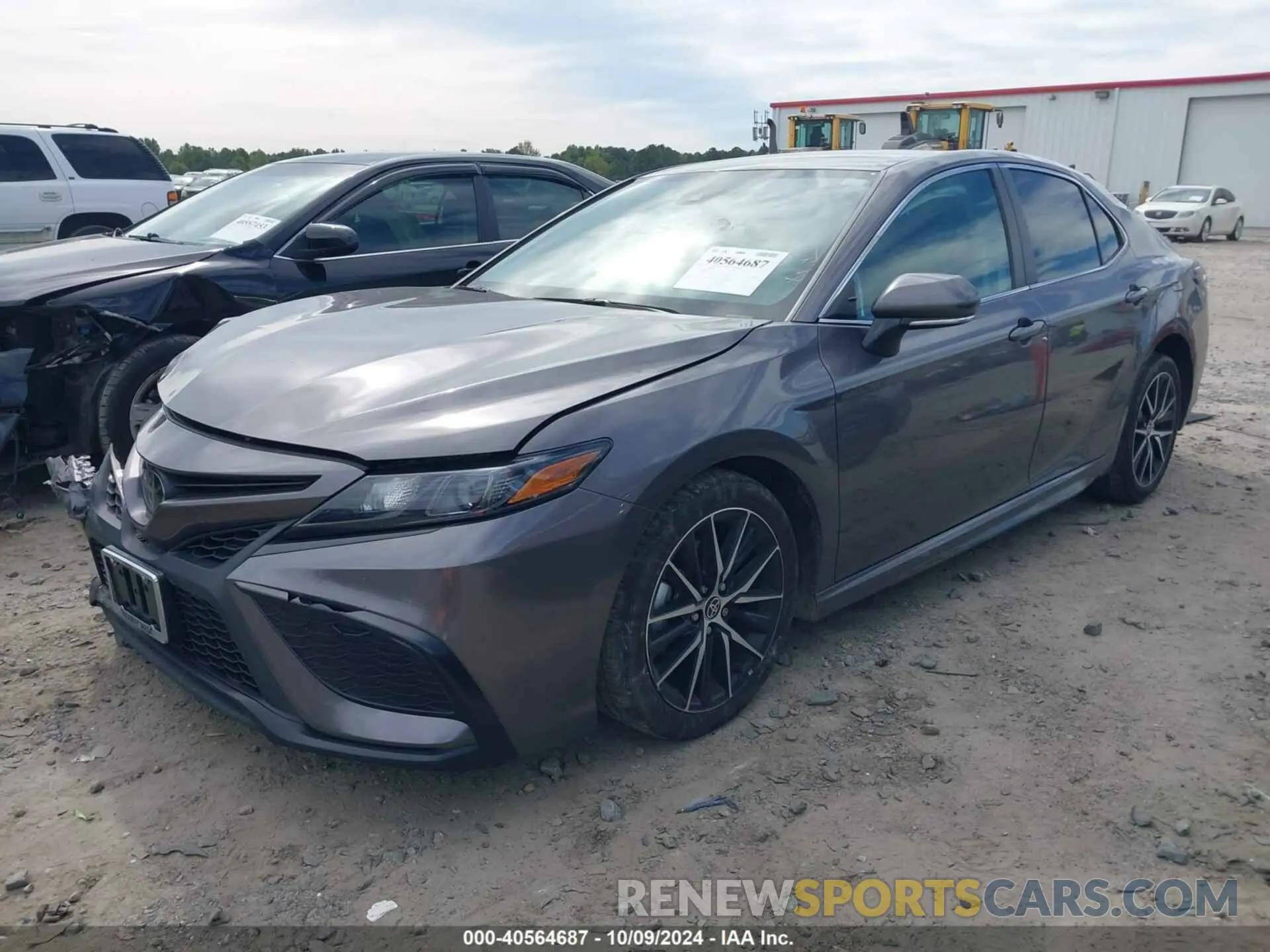 2 fotografías del automóvil dañado 4T1G11AK5PU751515 TOYOTA CAMRY 2023