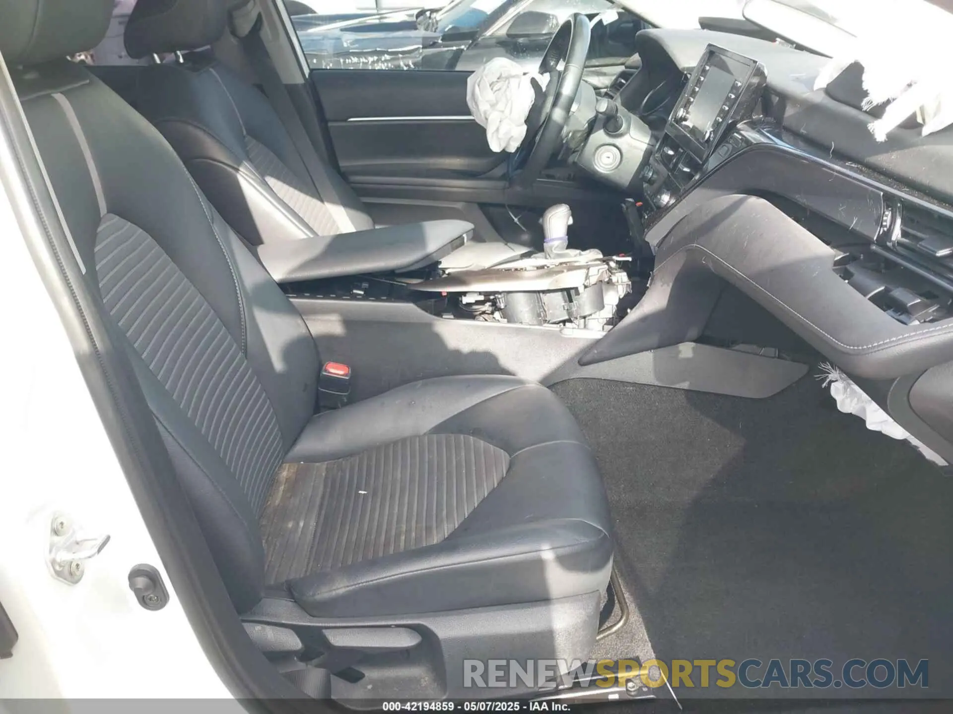 5 fotografías del automóvil dañado 4T1G11AK5PU764698 TOYOTA CAMRY 2023