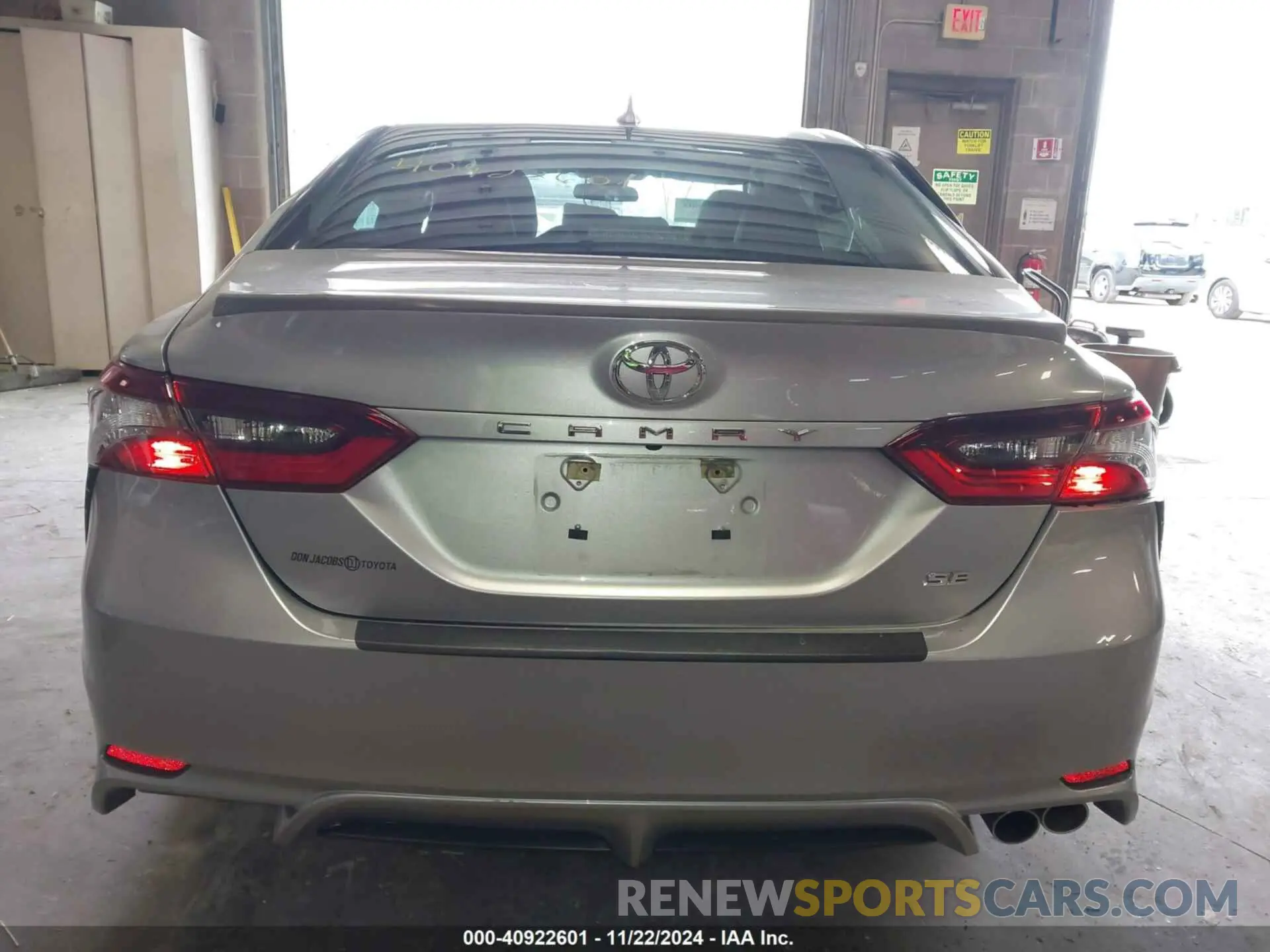 16 fotografías del automóvil dañado 4T1G11AK5PU779556 TOYOTA CAMRY 2023