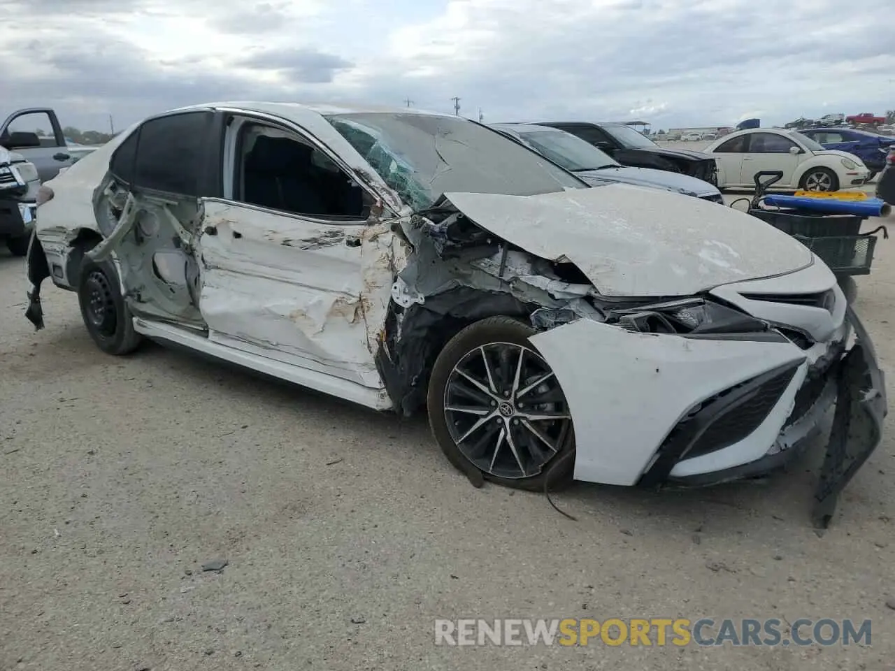 4 fotografías del automóvil dañado 4T1G11AK5PU789648 TOYOTA CAMRY 2023