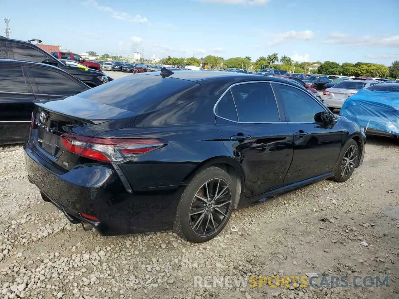 3 fotografías del automóvil dañado 4T1G11AK5PU794946 TOYOTA CAMRY 2023