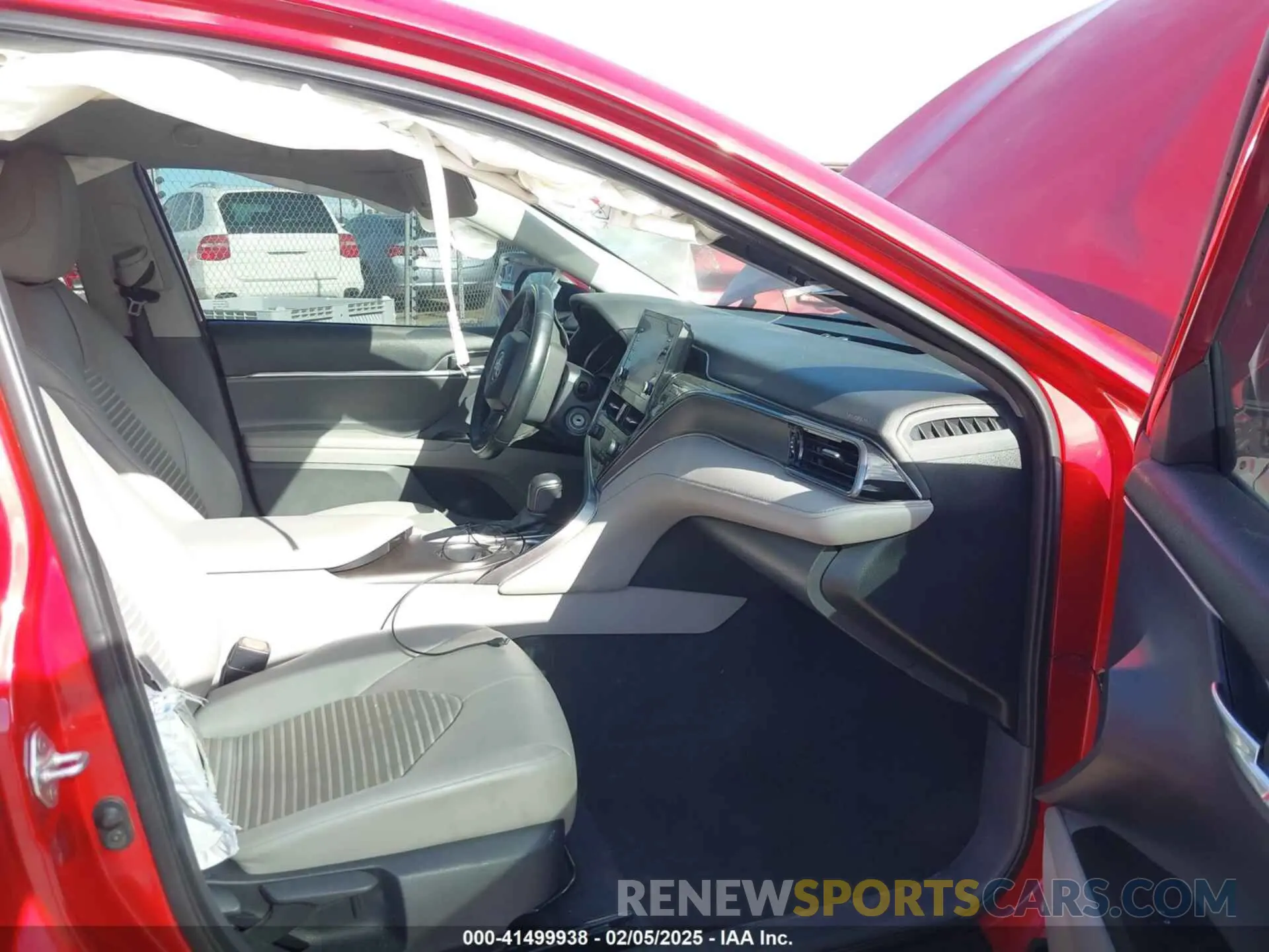 5 fotografías del automóvil dañado 4T1G11AK6PU104203 TOYOTA CAMRY 2023