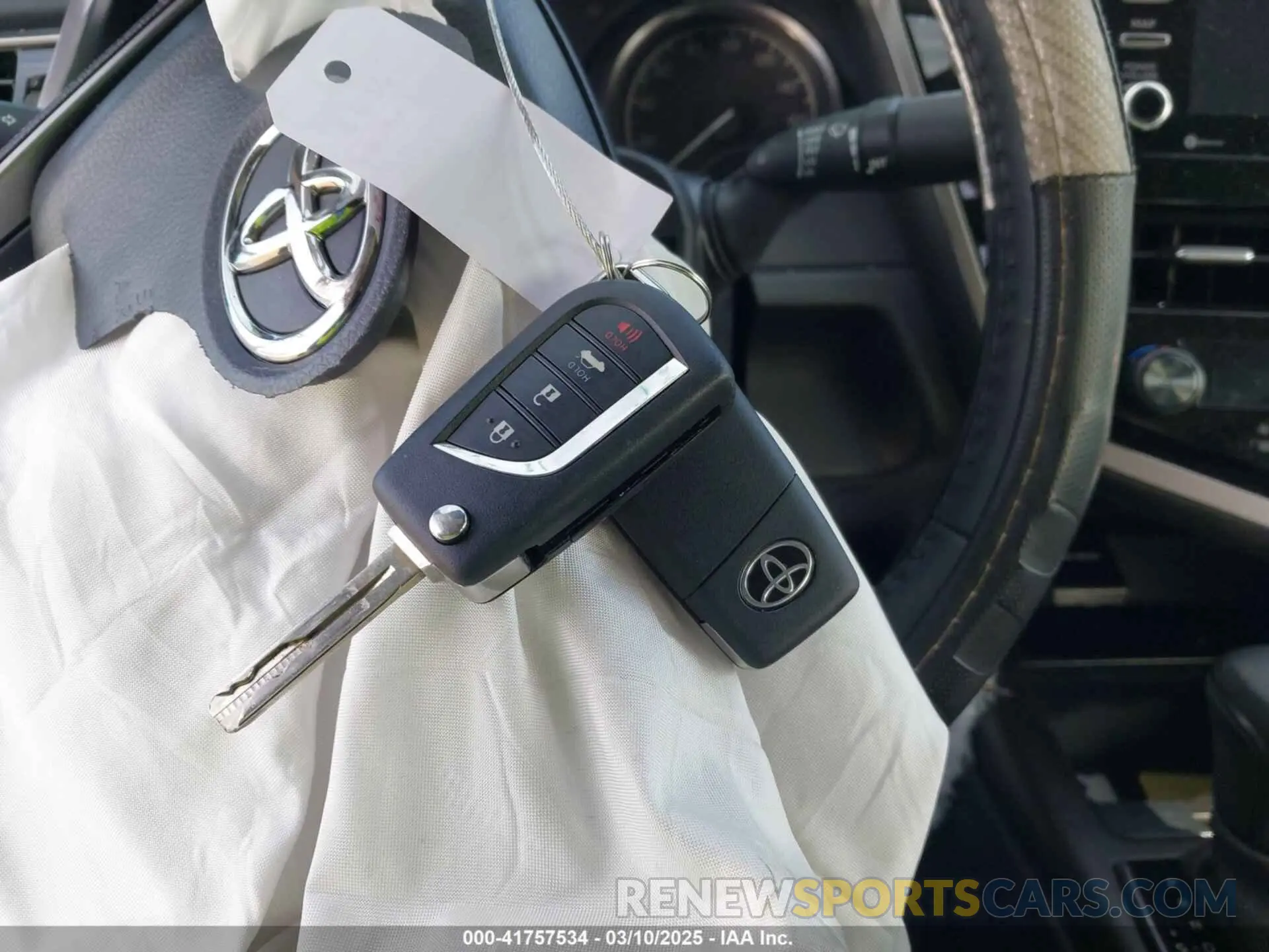 11 fotografías del automóvil dañado 4T1G11AK6PU131577 TOYOTA CAMRY 2023