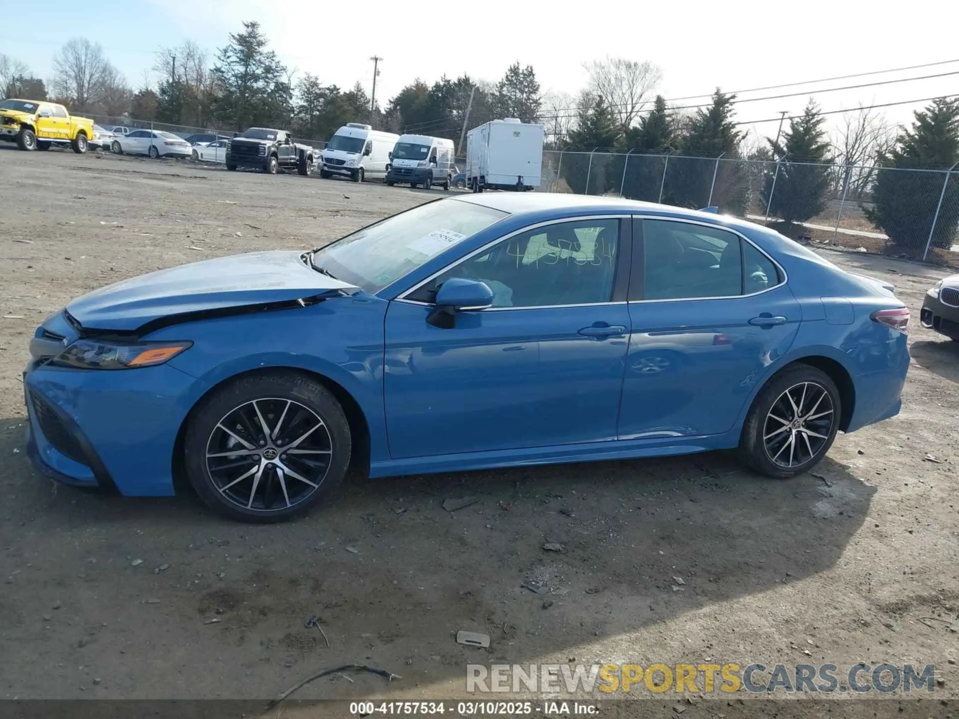 14 fotografías del automóvil dañado 4T1G11AK6PU131577 TOYOTA CAMRY 2023