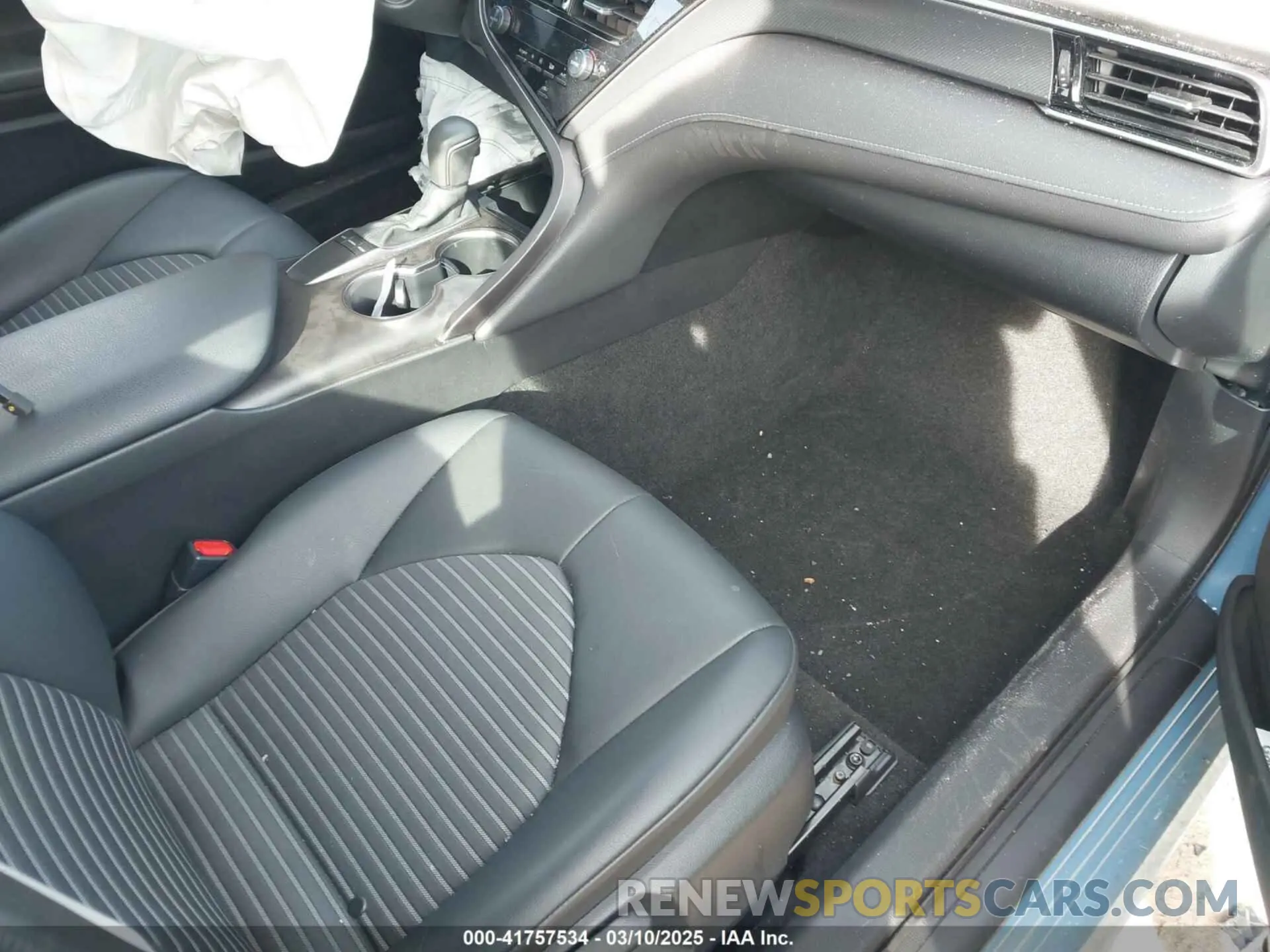 5 fotografías del automóvil dañado 4T1G11AK6PU131577 TOYOTA CAMRY 2023