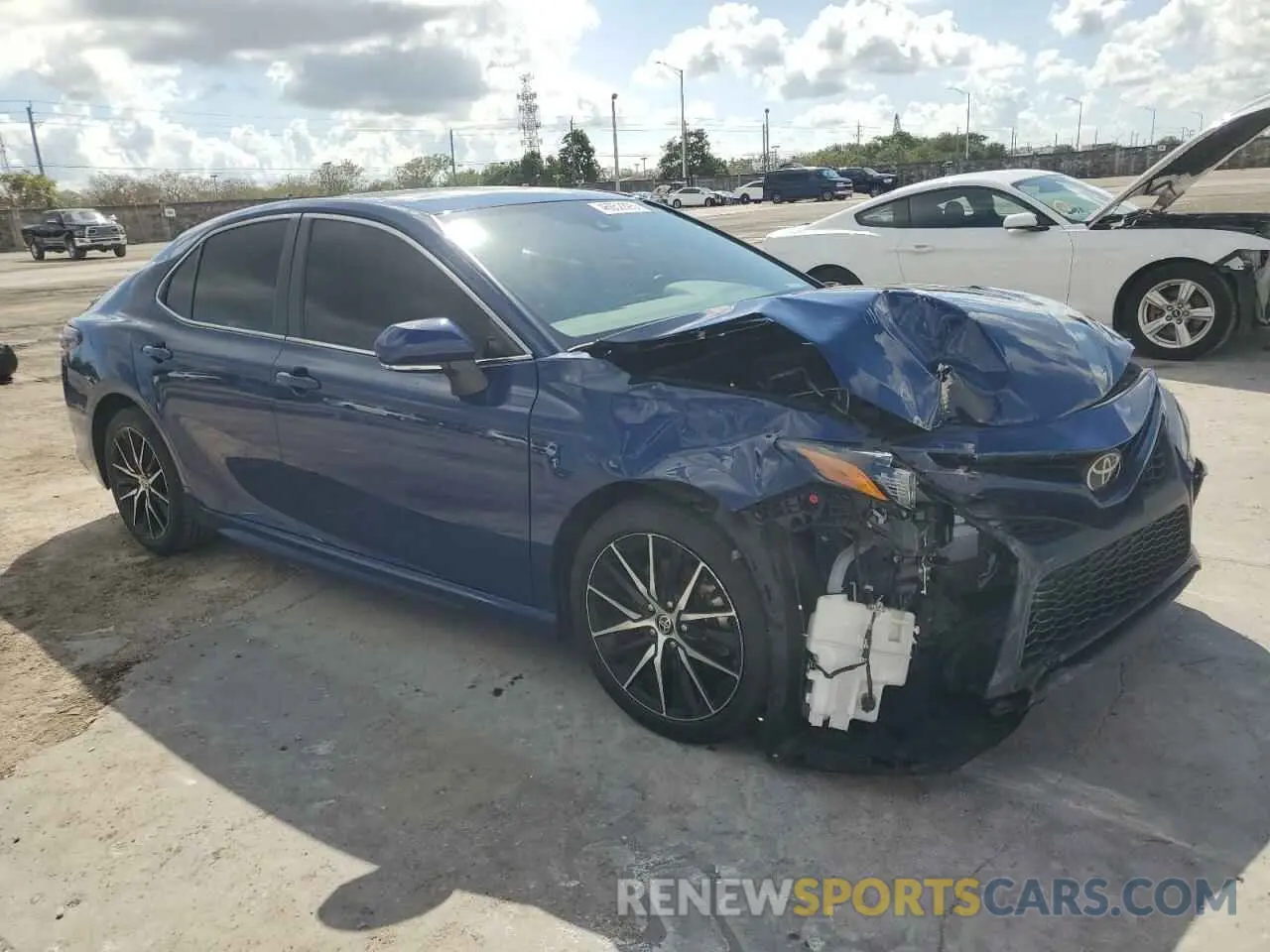 4 fotografías del automóvil dañado 4T1G11AK6PU134950 TOYOTA CAMRY 2023