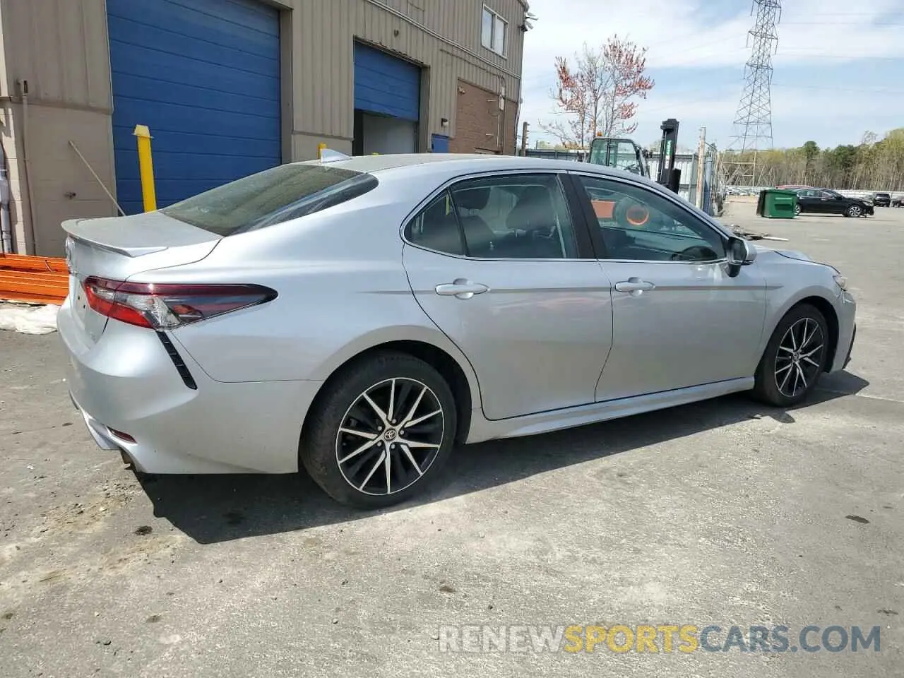 3 fotografías del automóvil dañado 4T1G11AK6PU153532 TOYOTA CAMRY 2023