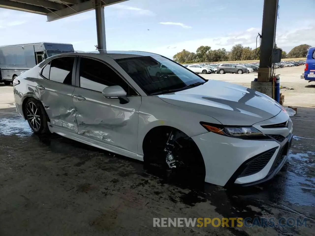 4 fotografías del automóvil dañado 4T1G11AK6PU171822 TOYOTA CAMRY 2023