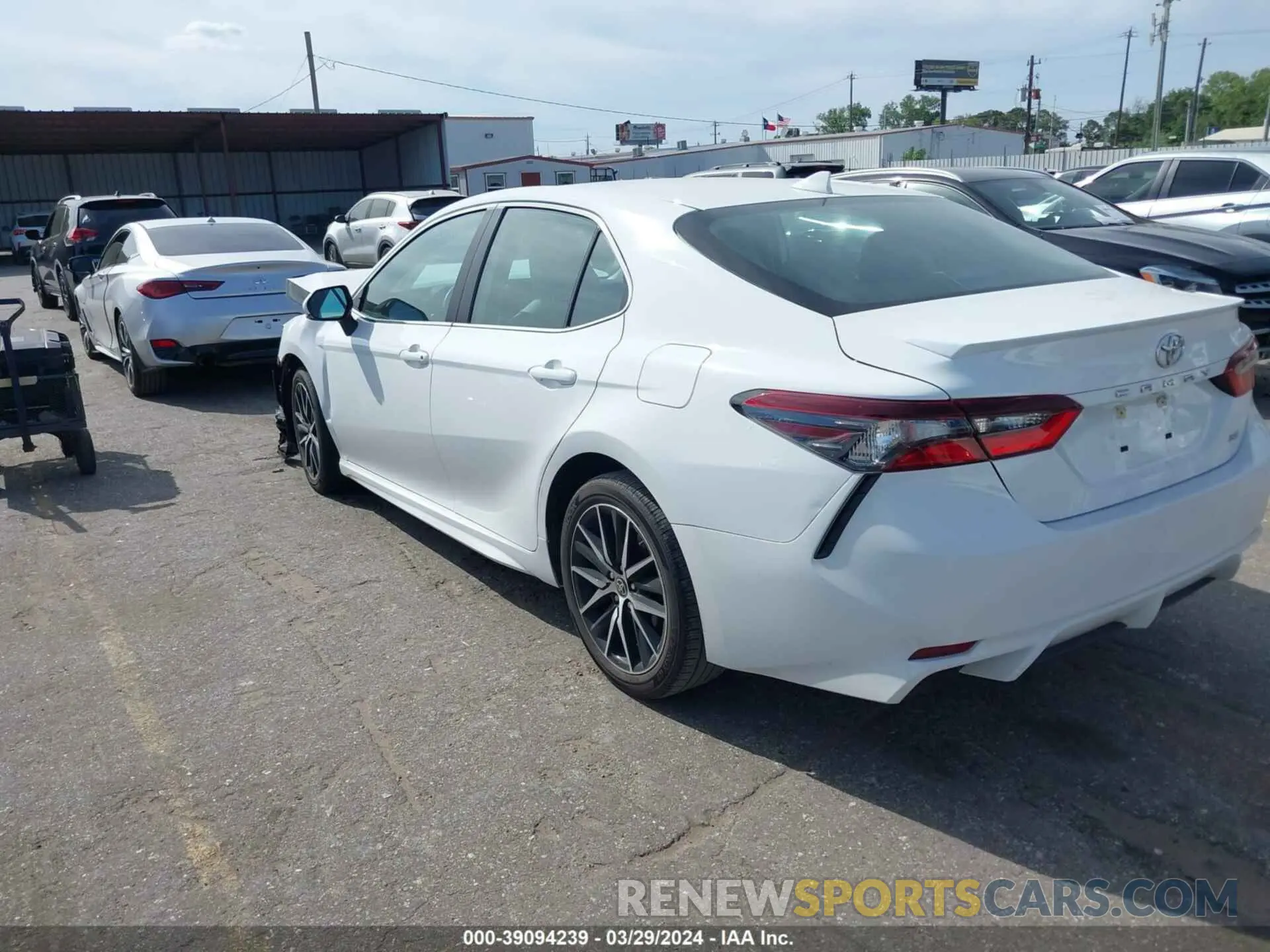 3 fotografías del automóvil dañado 4T1G11AK6PU741950 TOYOTA CAMRY 2023