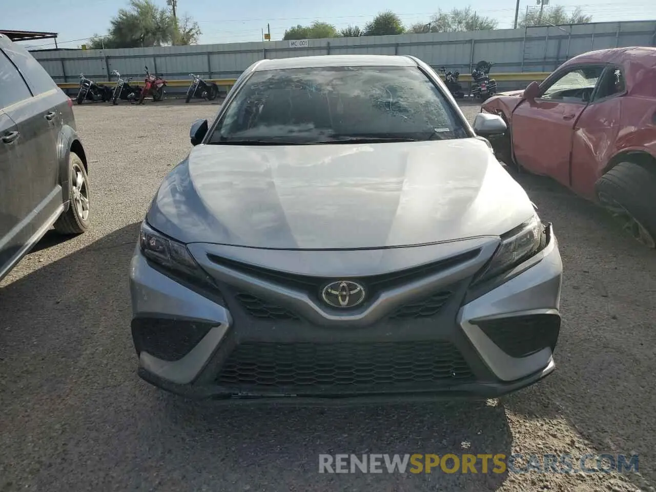 5 fotografías del automóvil dañado 4T1G11AK6PU753015 TOYOTA CAMRY 2023