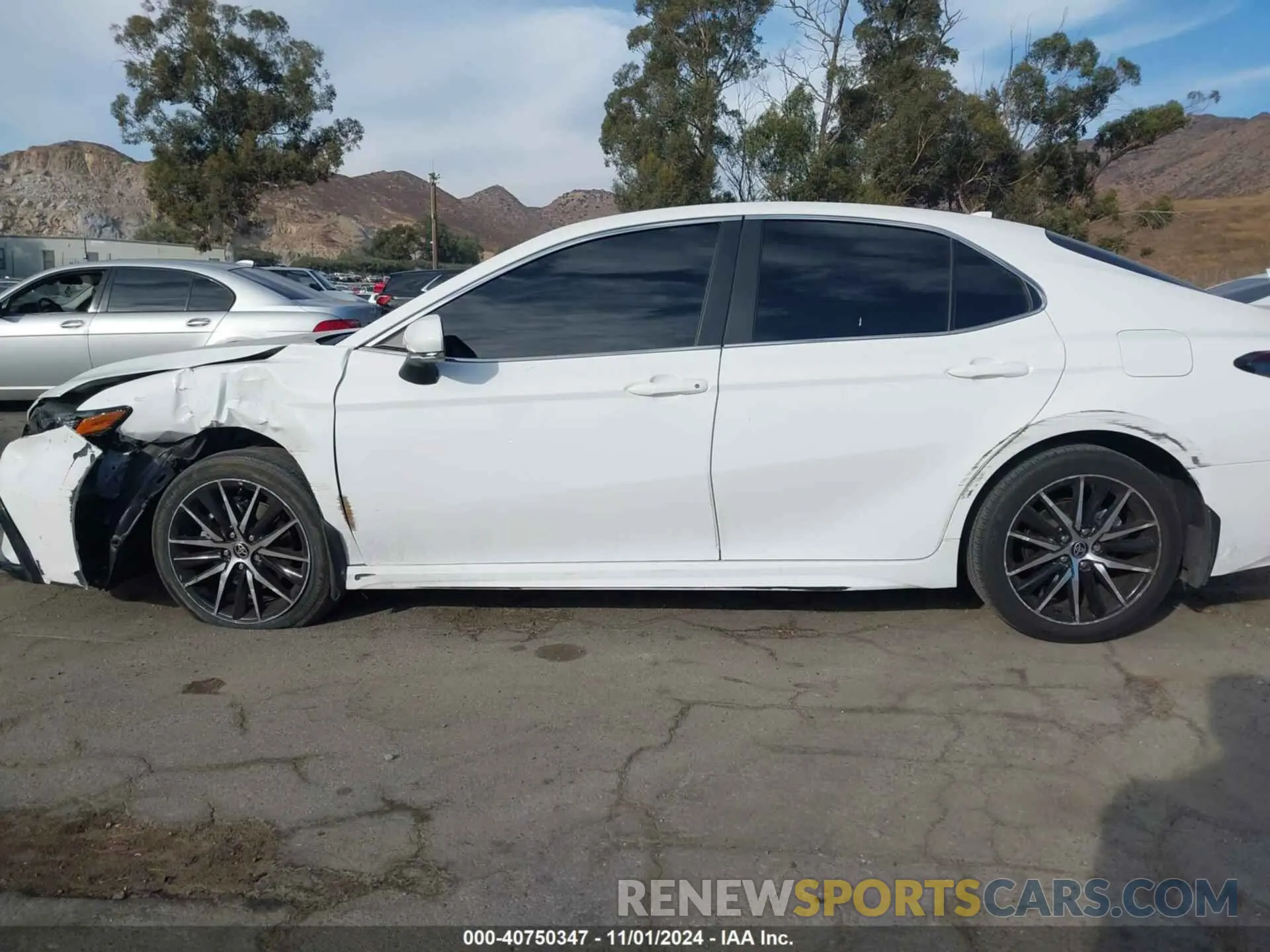 15 fotografías del automóvil dañado 4T1G11AK6PU795216 TOYOTA CAMRY 2023
