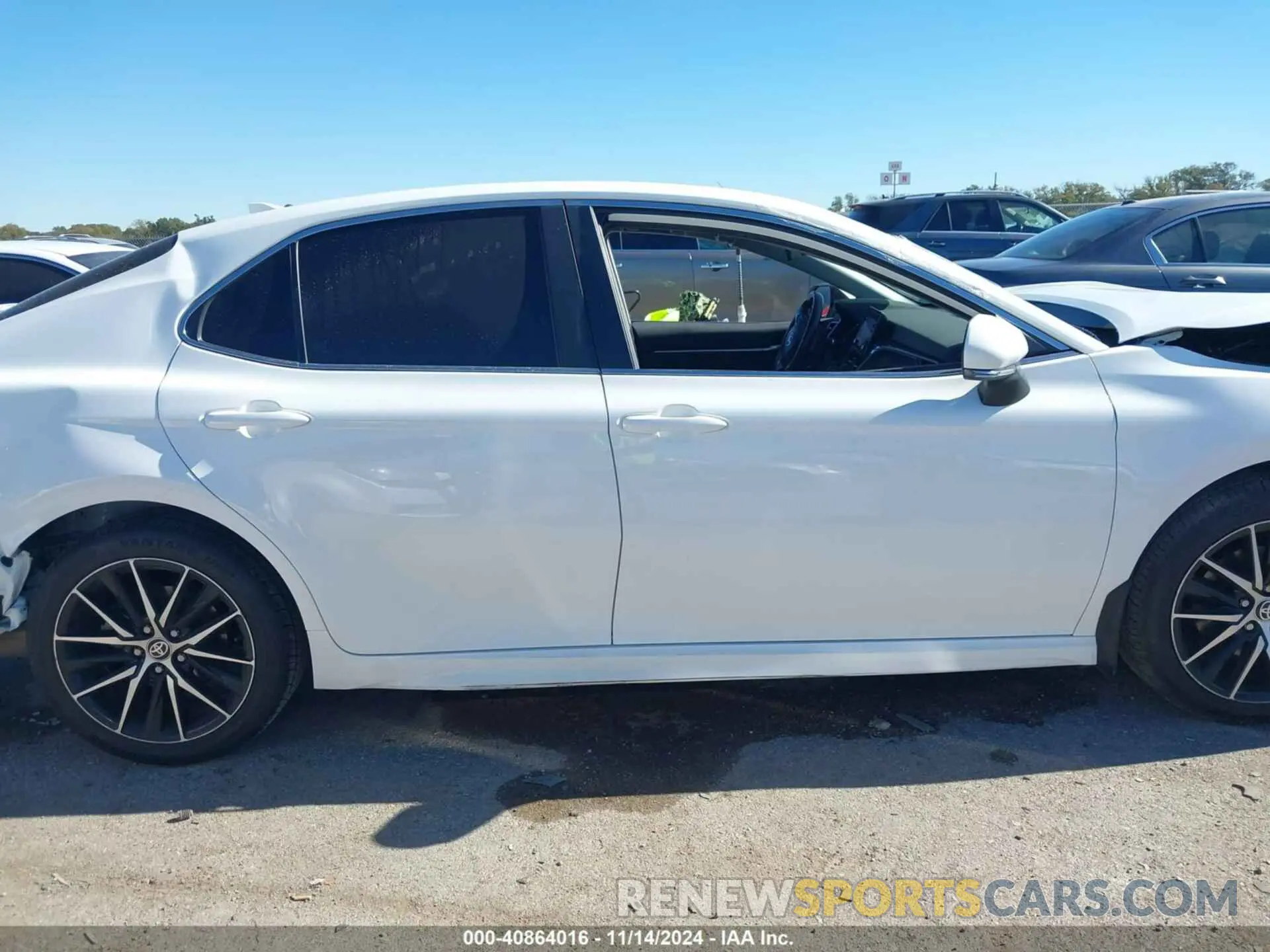 13 fotografías del automóvil dañado 4T1G11AK6PU800432 TOYOTA CAMRY 2023
