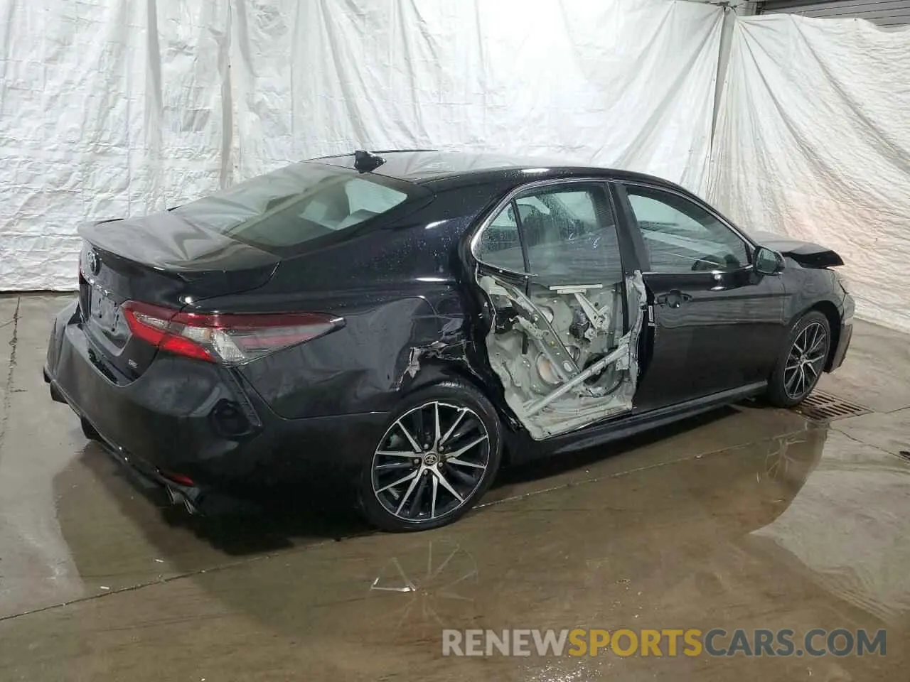 3 fotografías del automóvil dañado 4T1G11AK6PU808370 TOYOTA CAMRY 2023