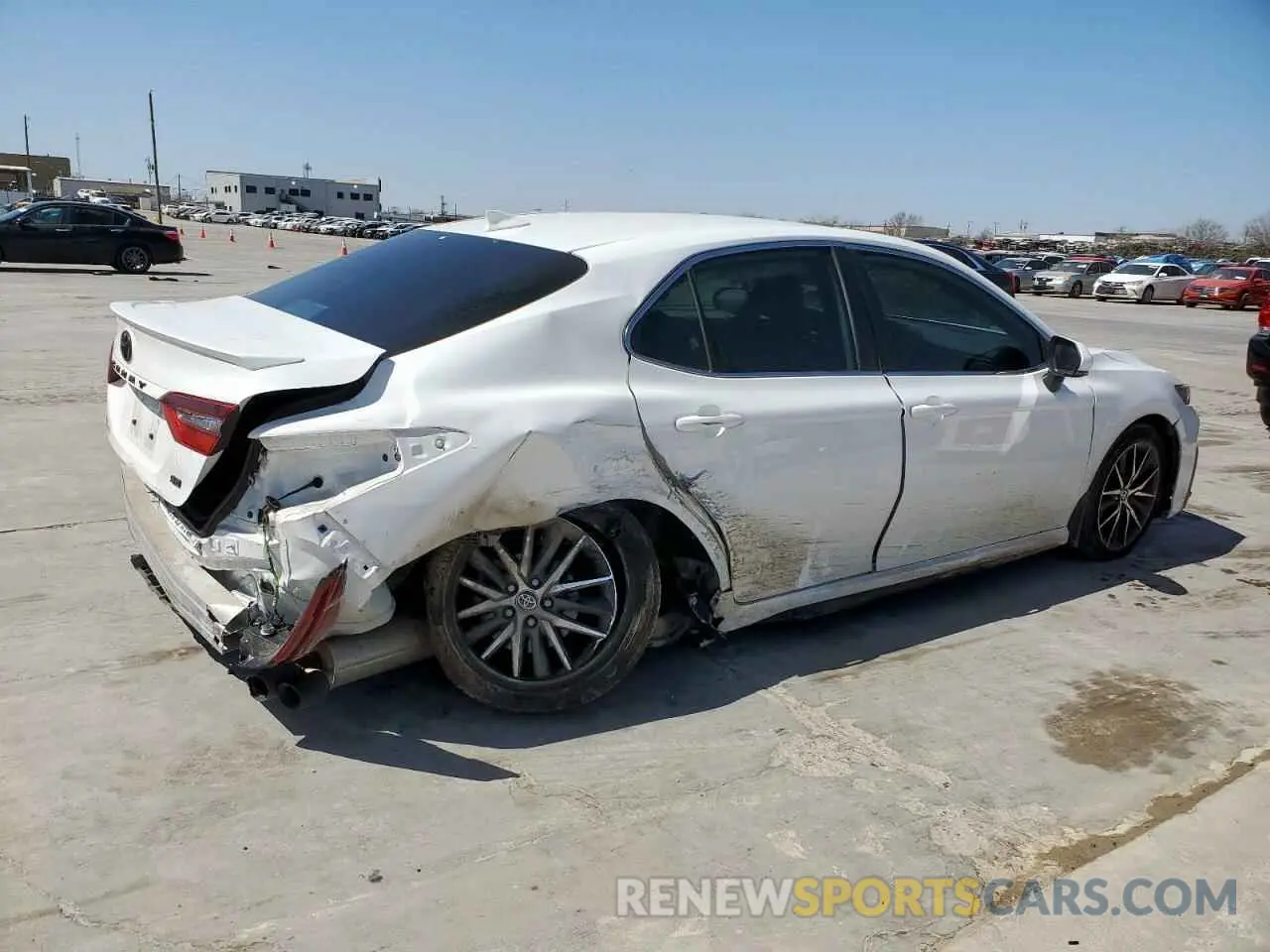 3 fotografías del automóvil dañado 4T1G11AK6PU822219 TOYOTA CAMRY 2023