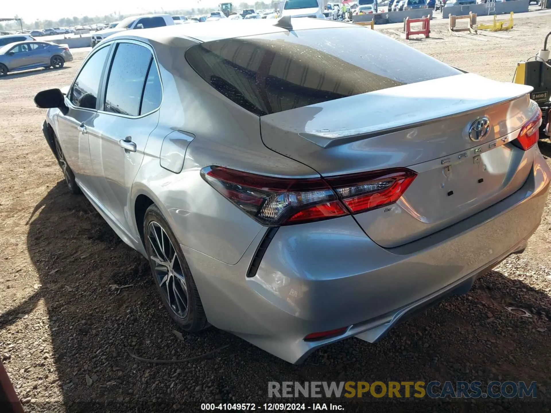 3 fotografías del automóvil dañado 4T1G11AK6PU835889 TOYOTA CAMRY 2023