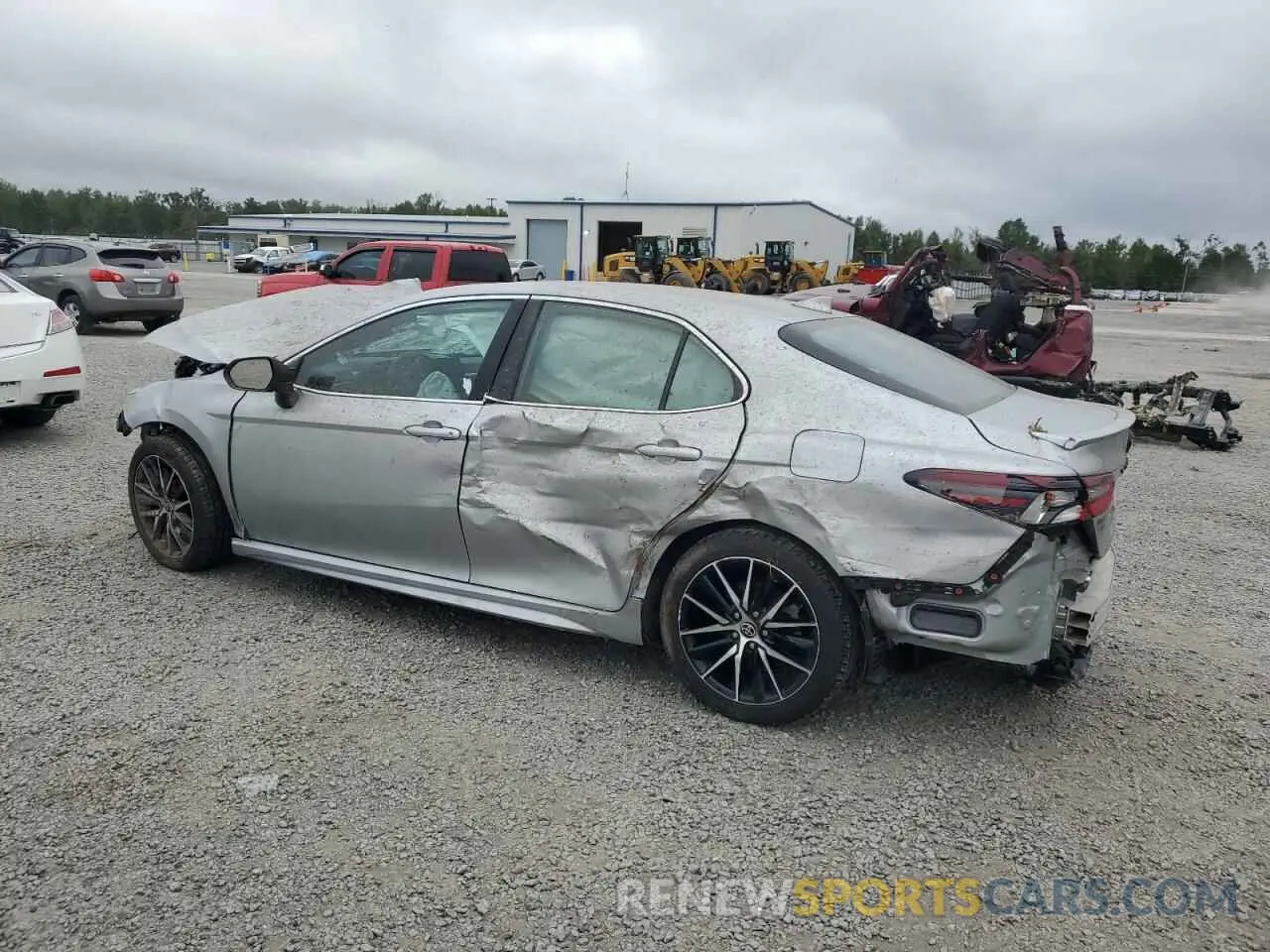 2 fotografías del automóvil dañado 4T1G11AK7PU100497 TOYOTA CAMRY 2023