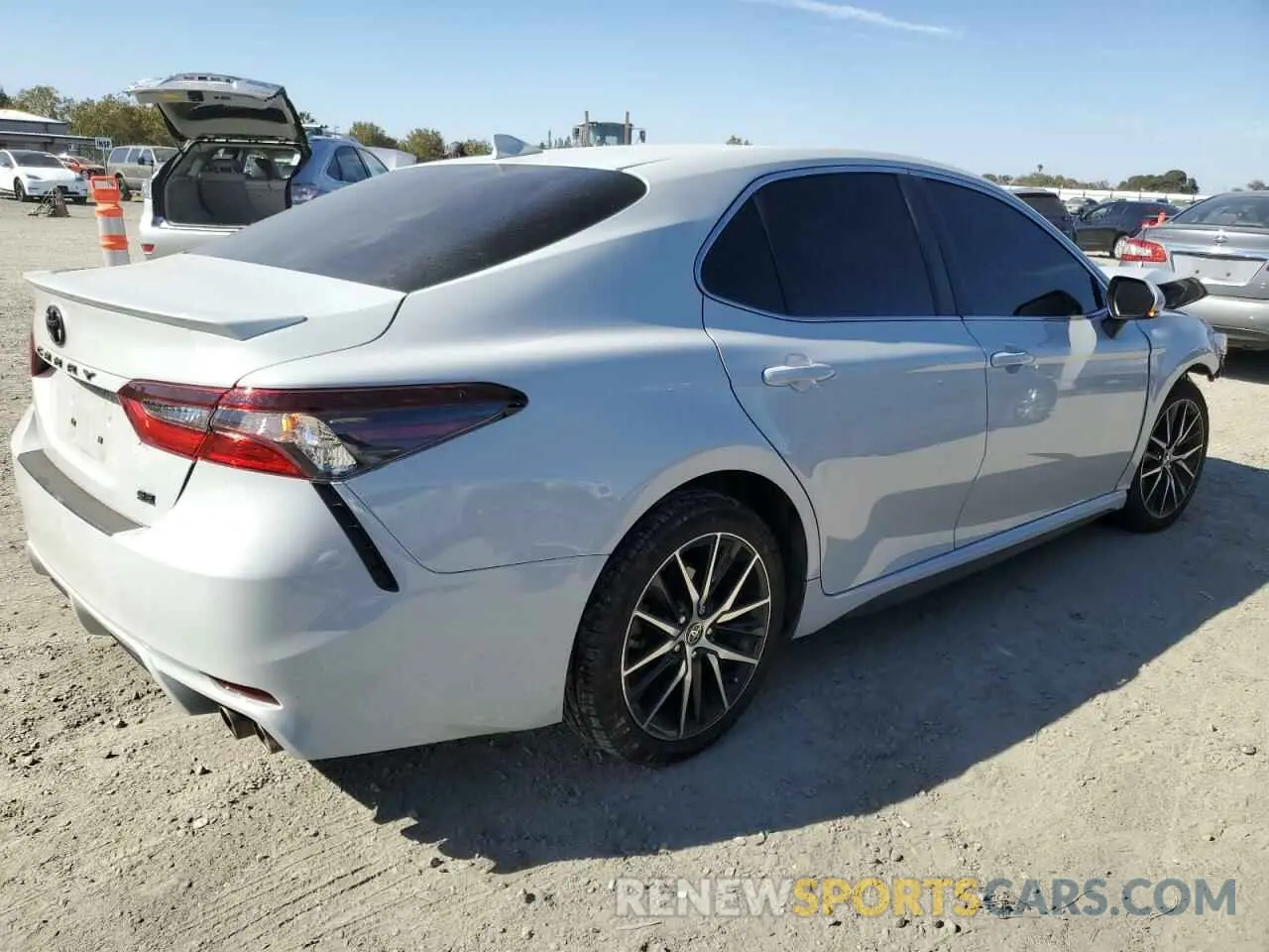 3 fotografías del automóvil dañado 4T1G11AK7PU113752 TOYOTA CAMRY 2023