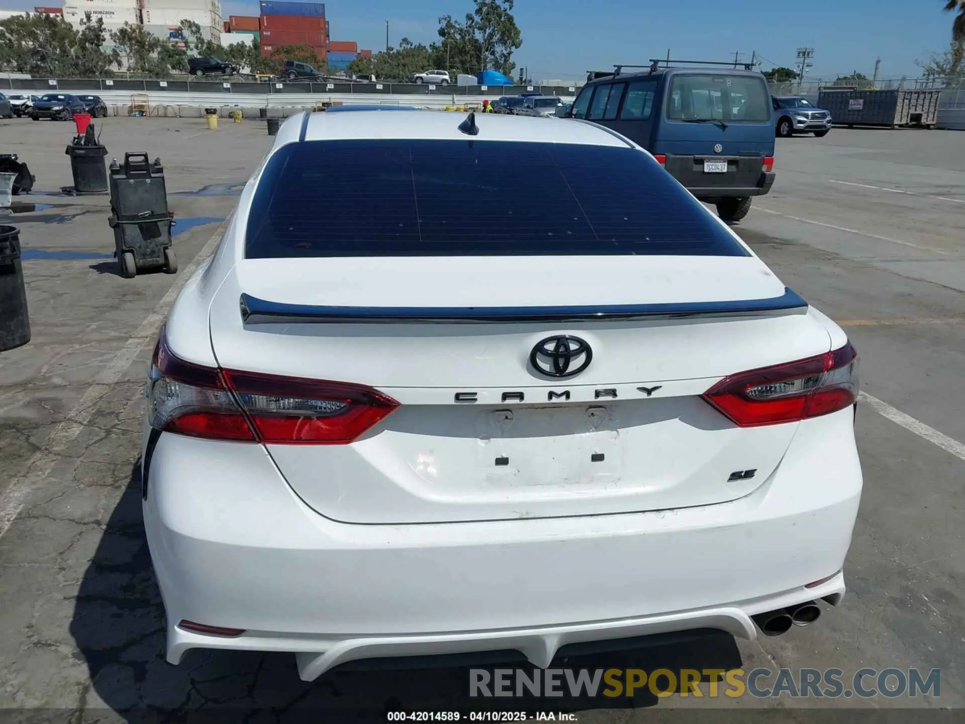 17 fotografías del automóvil dañado 4T1G11AK7PU134603 TOYOTA CAMRY 2023