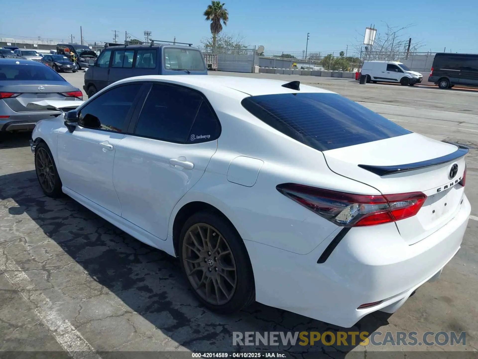 3 fotografías del automóvil dañado 4T1G11AK7PU134603 TOYOTA CAMRY 2023
