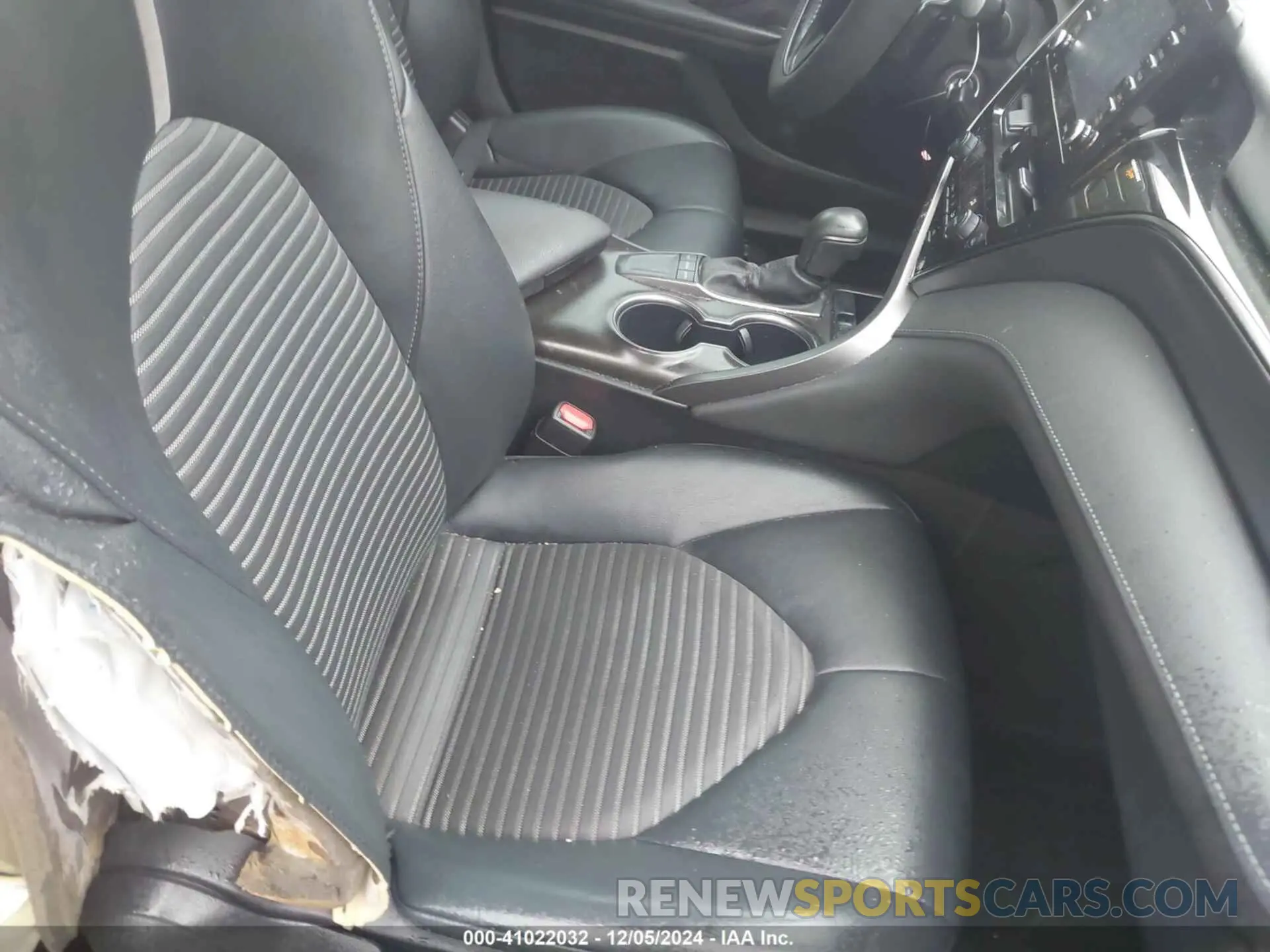 5 fotografías del automóvil dañado 4T1G11AK7PU135301 TOYOTA CAMRY 2023