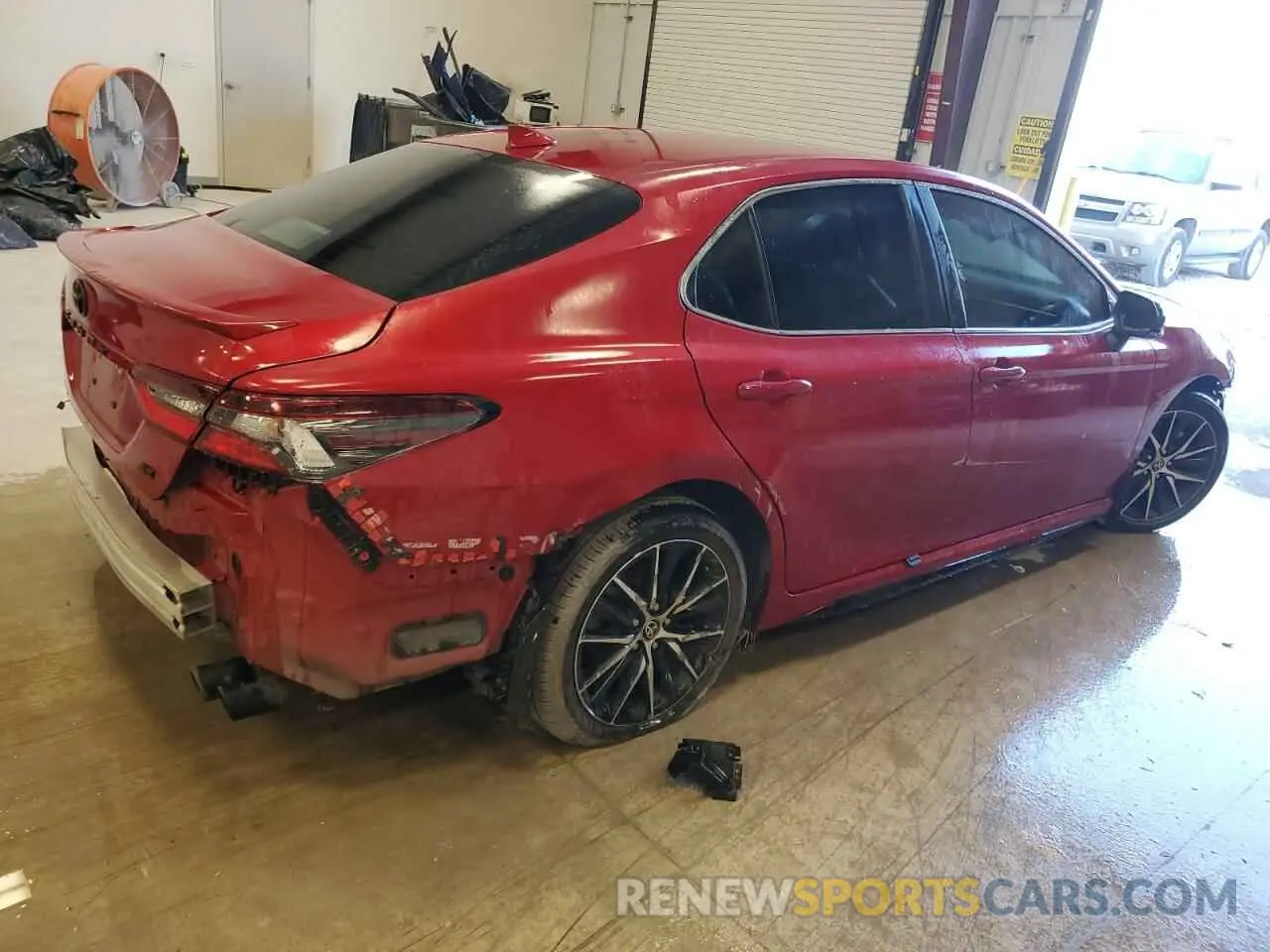 3 fotografías del automóvil dañado 4T1G11AK7PU172364 TOYOTA CAMRY 2023