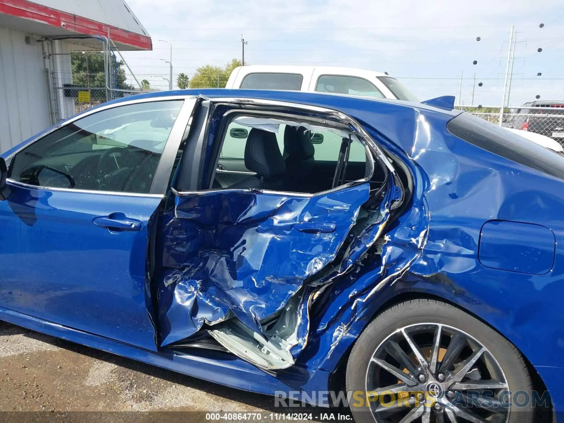 14 fotografías del automóvil dañado 4T1G11AK7PU173093 TOYOTA CAMRY 2023