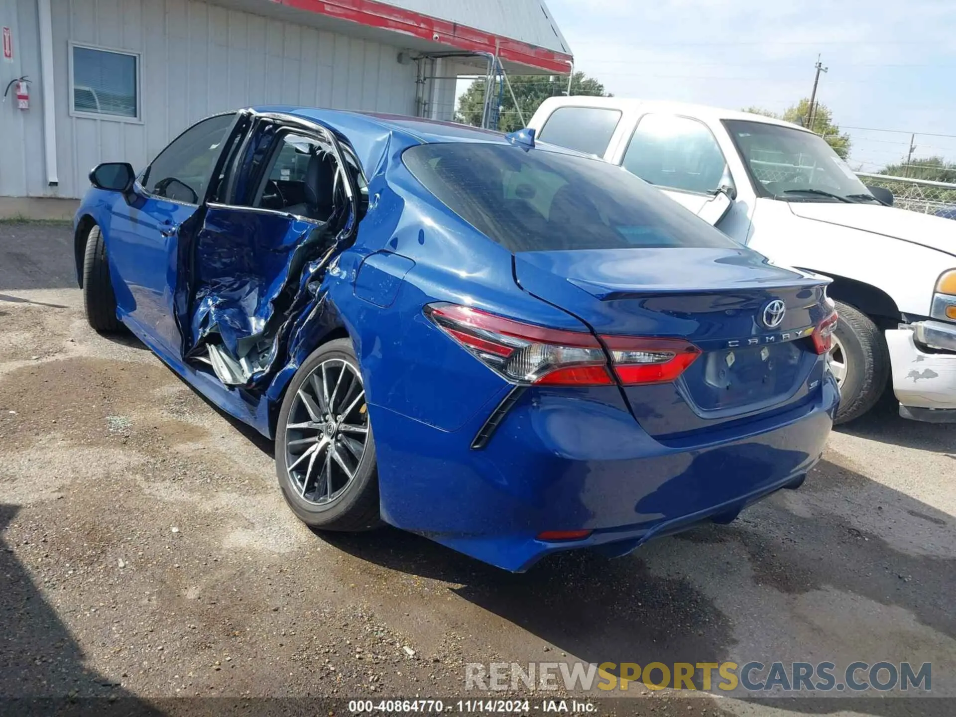 3 fotografías del automóvil dañado 4T1G11AK7PU173093 TOYOTA CAMRY 2023