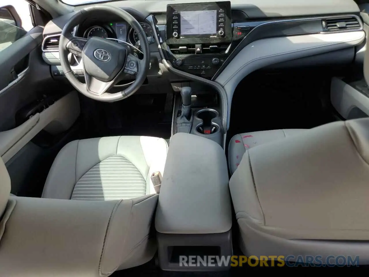 8 fotografías del automóvil dañado 4T1G11AK7PU173983 TOYOTA CAMRY 2023