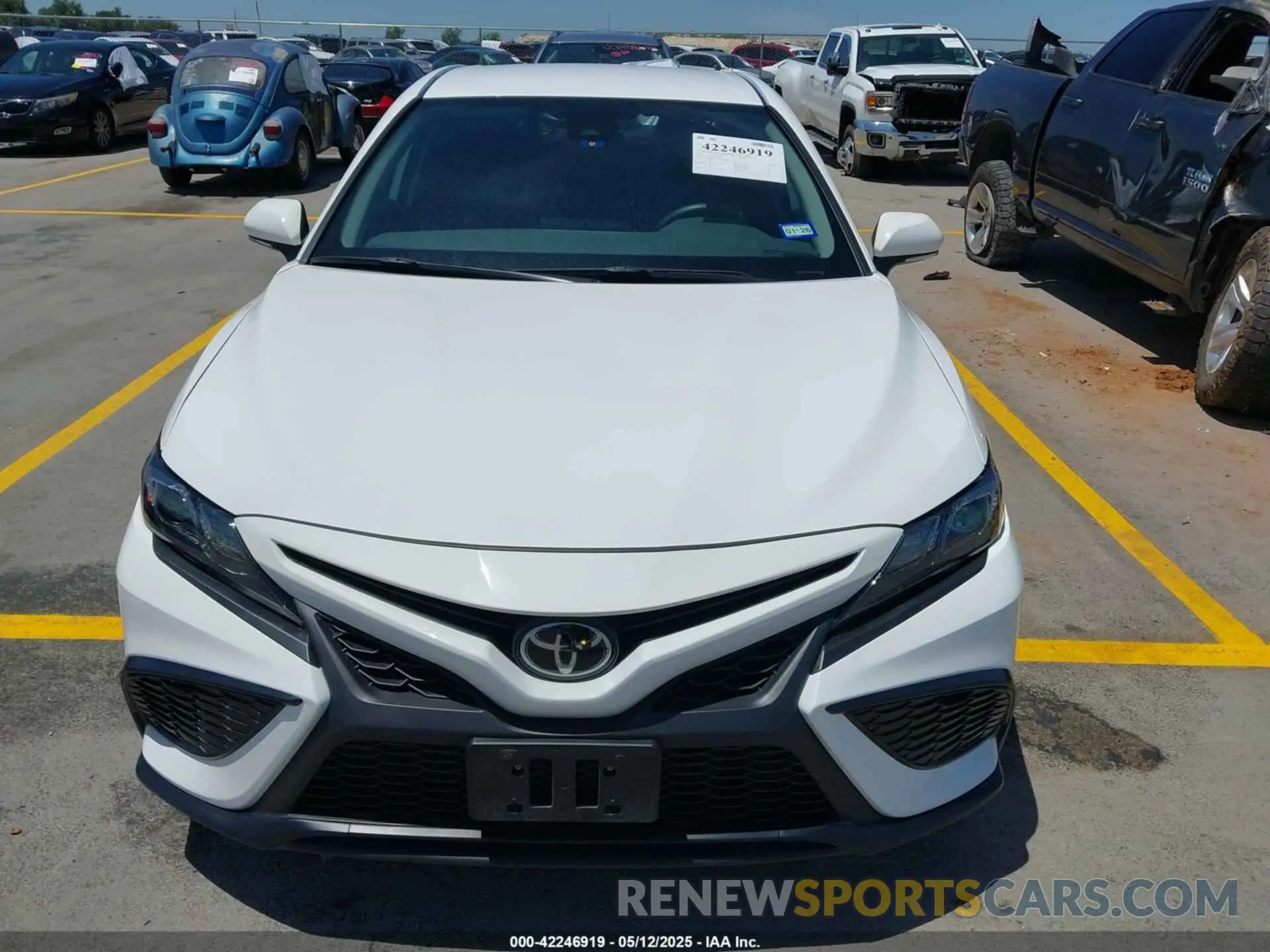 12 fotografías del automóvil dañado 4T1G11AK7PU723618 TOYOTA CAMRY 2023