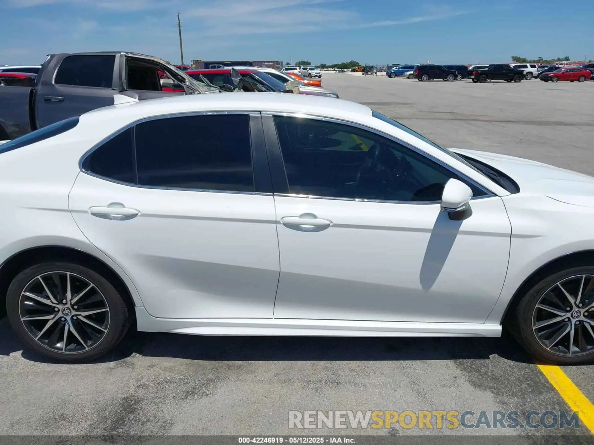 13 fotografías del automóvil dañado 4T1G11AK7PU723618 TOYOTA CAMRY 2023