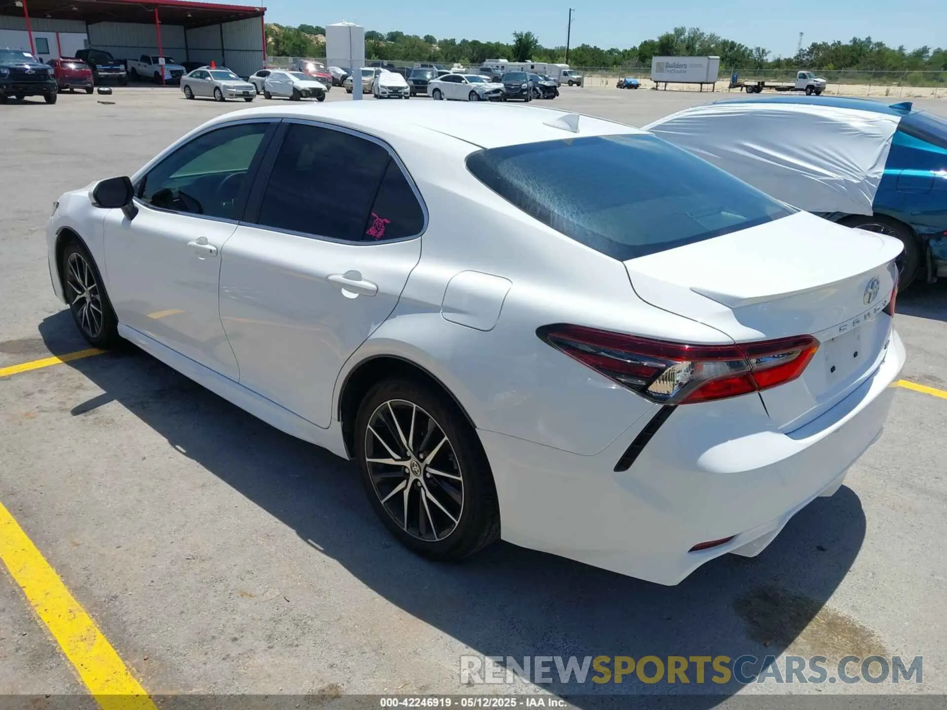 3 fotografías del automóvil dañado 4T1G11AK7PU723618 TOYOTA CAMRY 2023