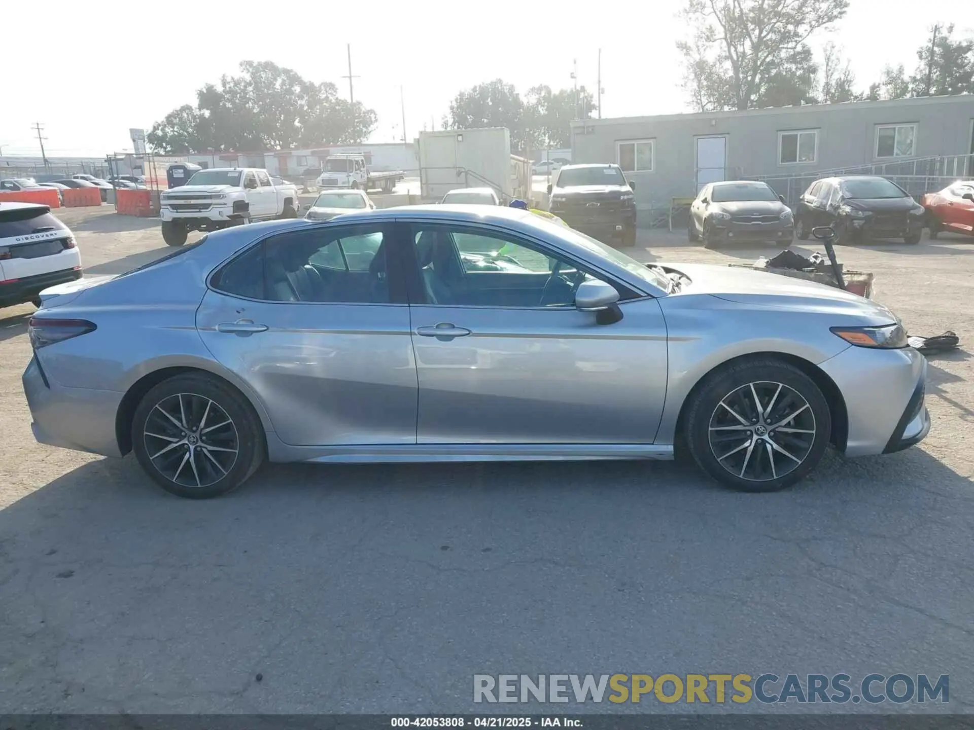 13 fotografías del automóvil dañado 4T1G11AK7PU789781 TOYOTA CAMRY 2023