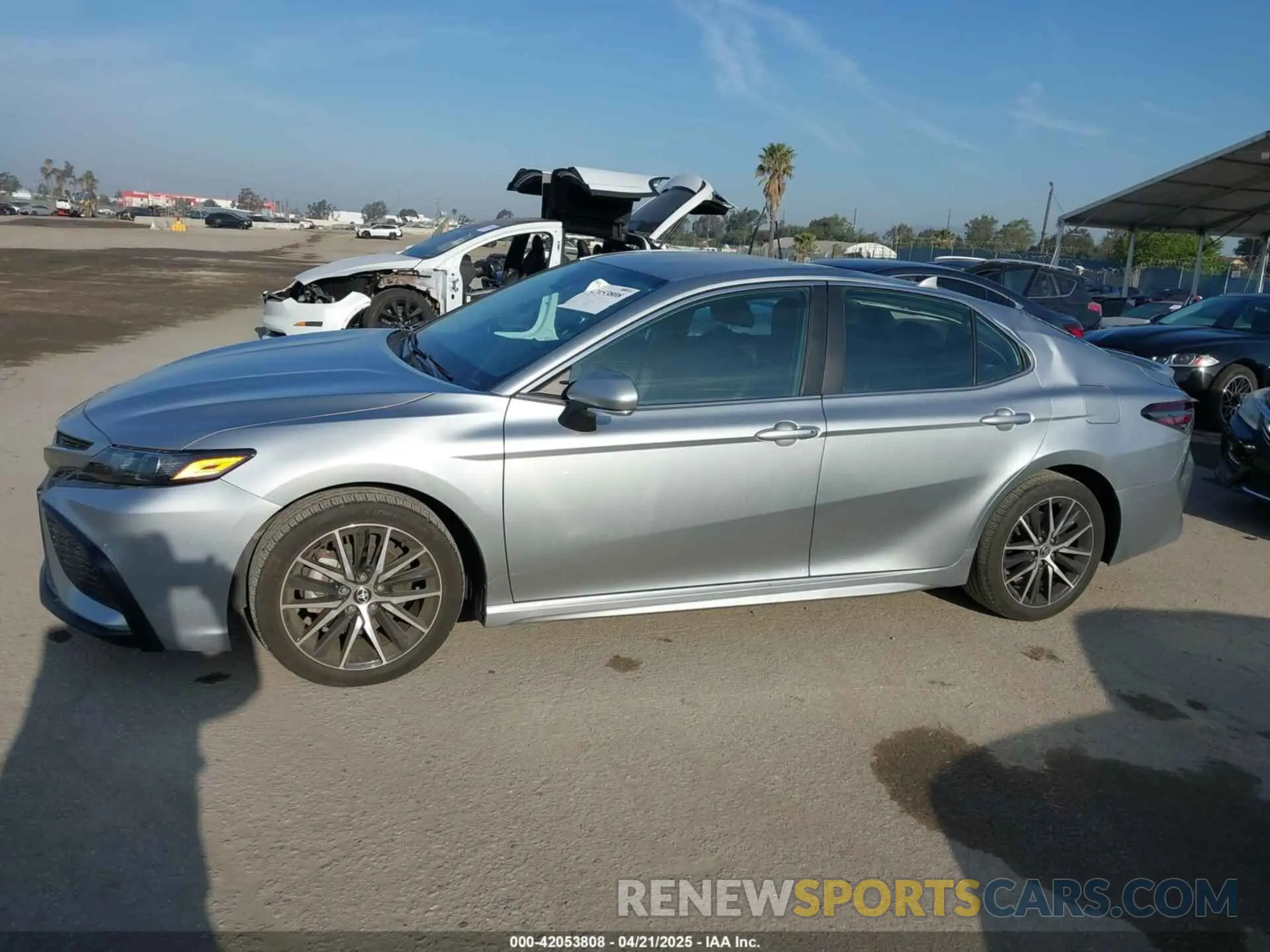 14 fotografías del automóvil dañado 4T1G11AK7PU789781 TOYOTA CAMRY 2023