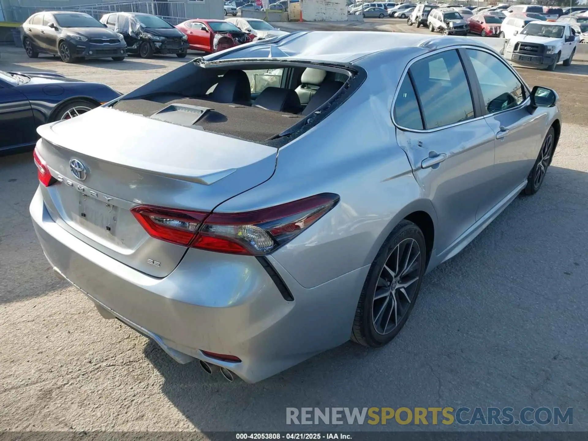 4 fotografías del automóvil dañado 4T1G11AK7PU789781 TOYOTA CAMRY 2023