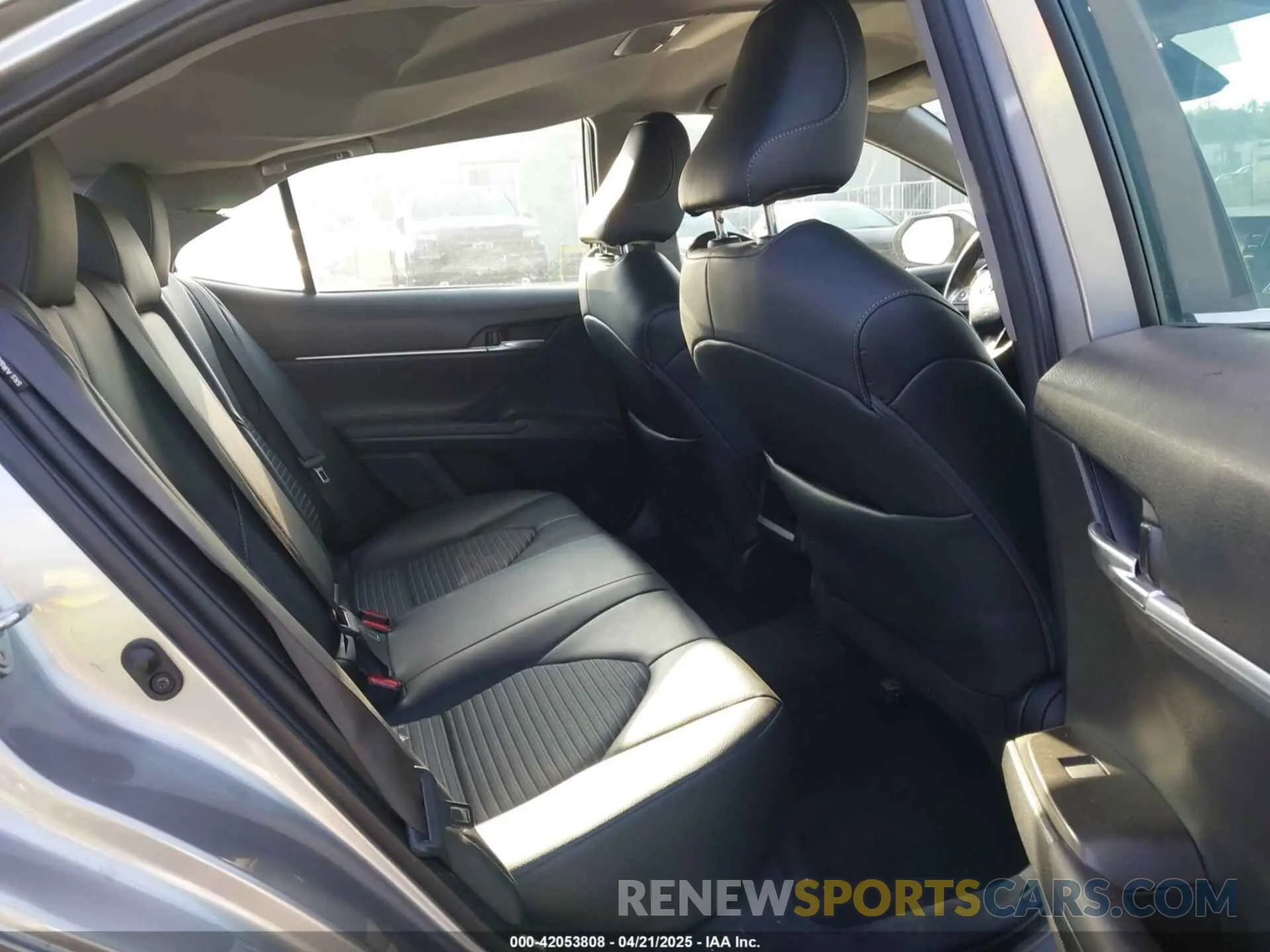 8 fotografías del automóvil dañado 4T1G11AK7PU789781 TOYOTA CAMRY 2023