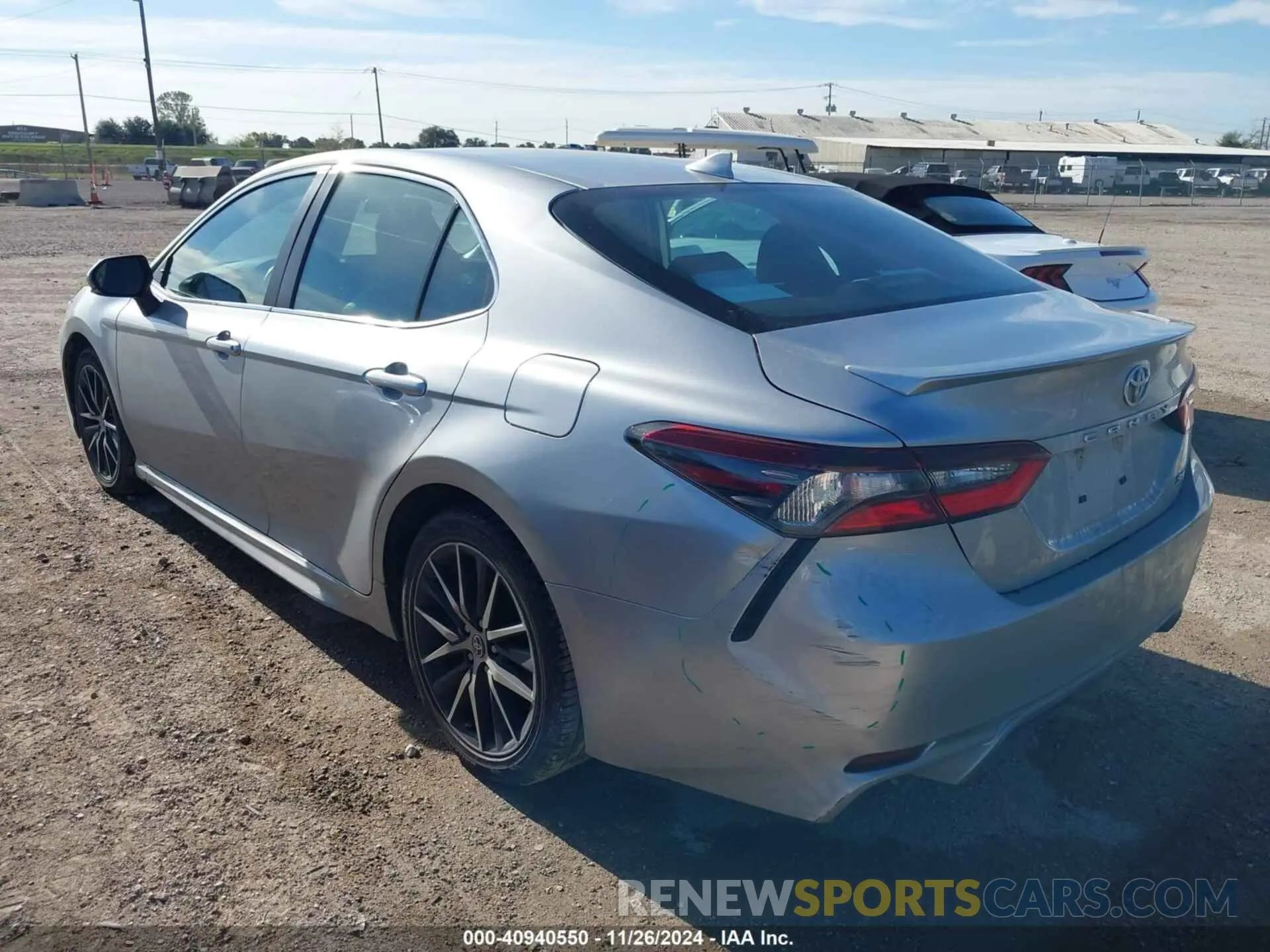 3 fotografías del automóvil dañado 4T1G11AK7PU798688 TOYOTA CAMRY 2023