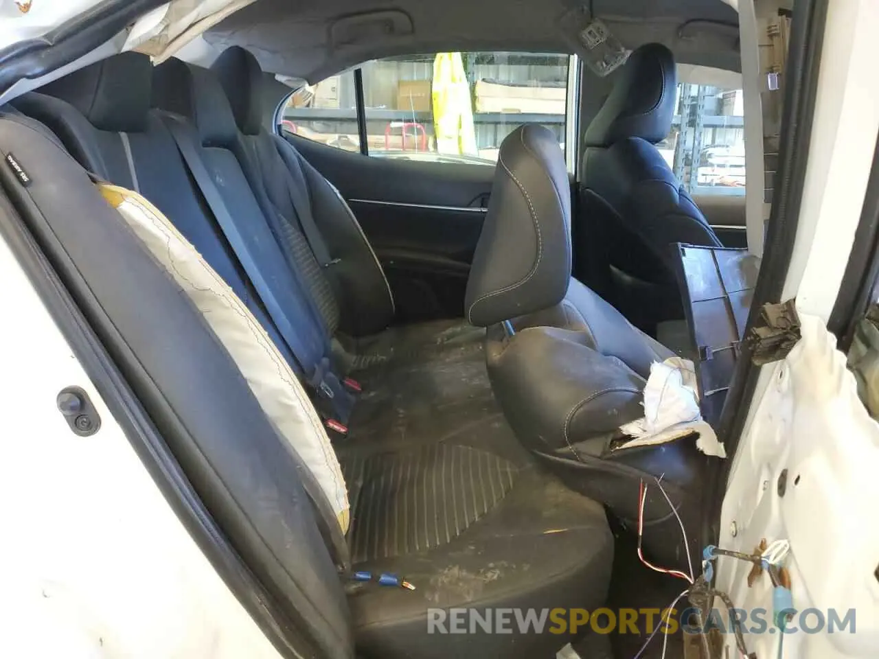 10 fotografías del automóvil dañado 4T1G11AK7PU803419 TOYOTA CAMRY 2023