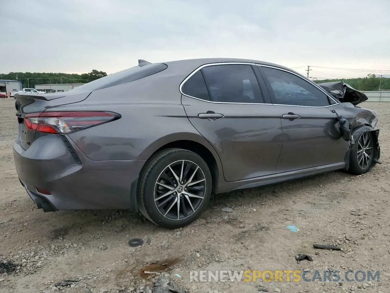 3 fotografías del automóvil dañado 4T1G11AK7PU806370 TOYOTA CAMRY 2023
