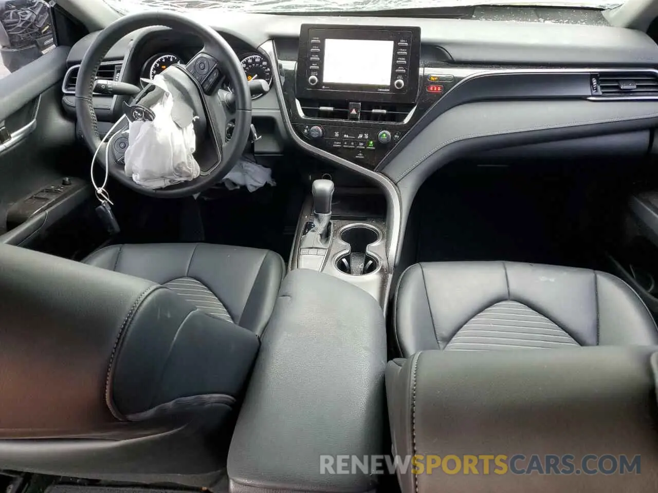 8 fotografías del automóvil dañado 4T1G11AK7PU806370 TOYOTA CAMRY 2023