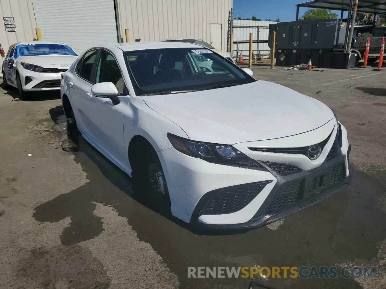 4 fotografías del automóvil dañado 4T1G11AK7PU815389 TOYOTA CAMRY 2023