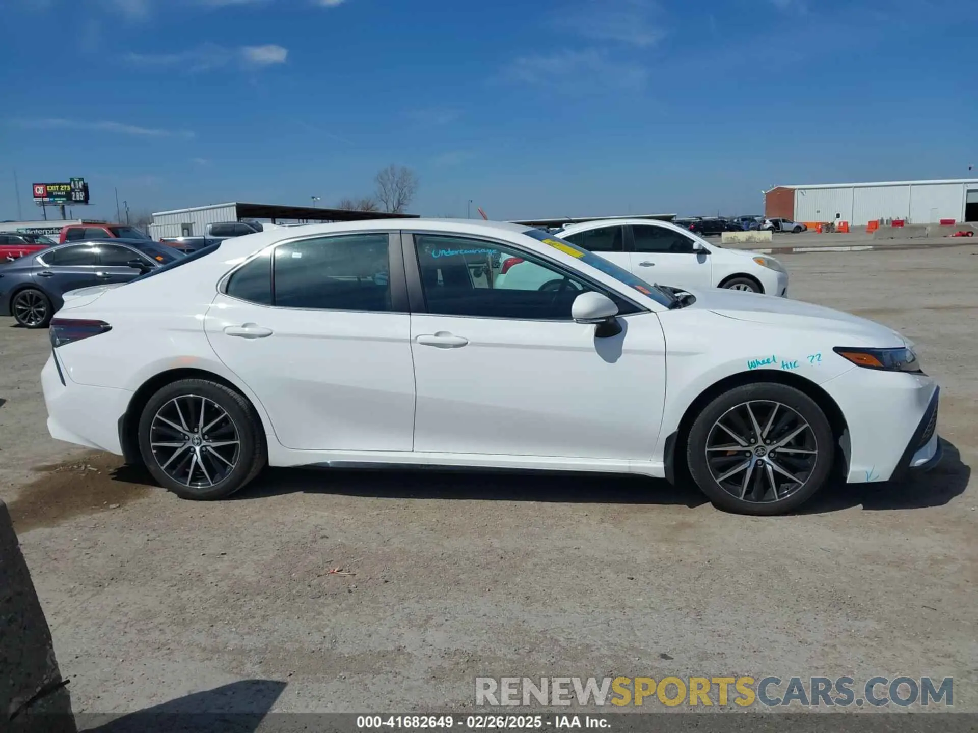 13 fotografías del automóvil dañado 4T1G11AK7PU821225 TOYOTA CAMRY 2023