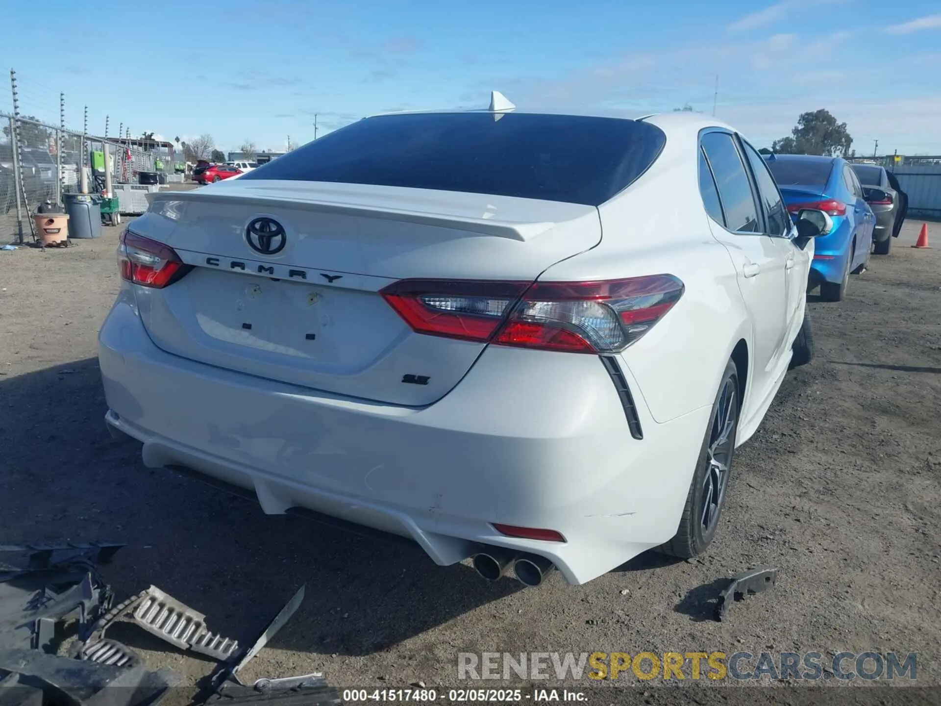 4 fotografías del automóvil dañado 4T1G11AK8PU117566 TOYOTA CAMRY 2023