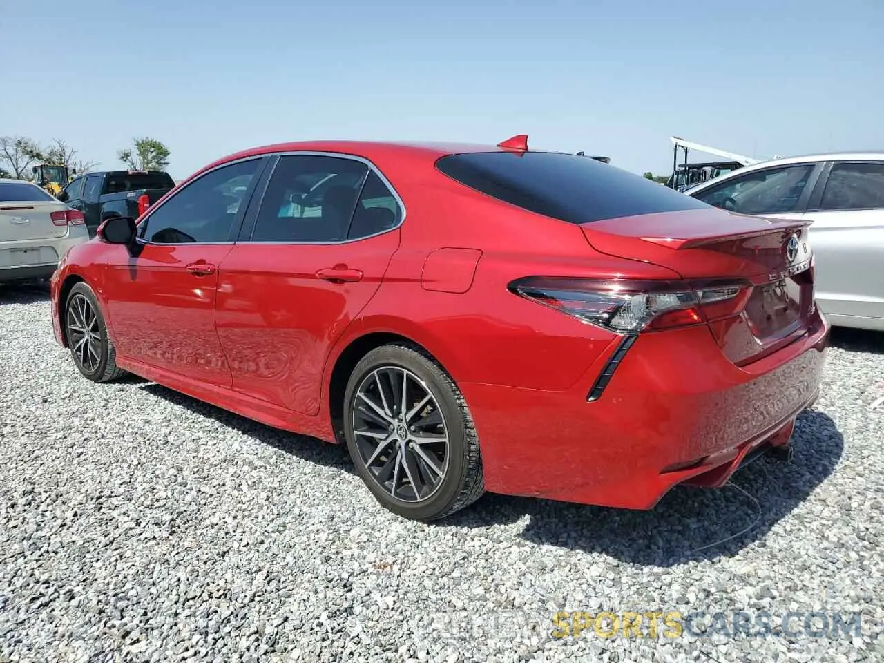 2 fotografías del automóvil dañado 4T1G11AK8PU175533 TOYOTA CAMRY 2023