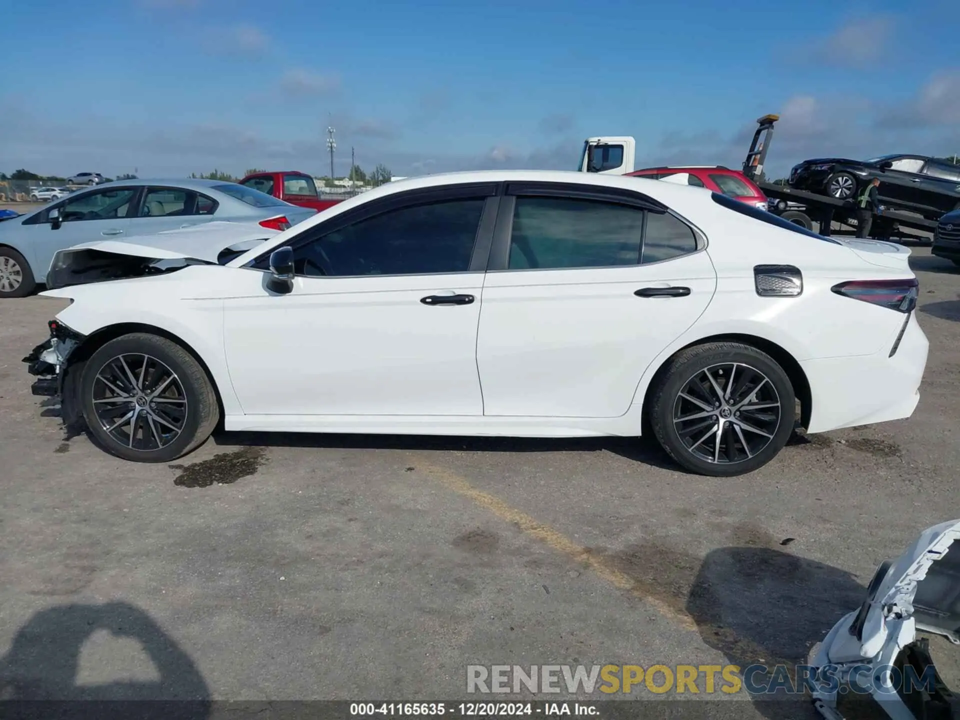 14 fotografías del automóvil dañado 4T1G11AK8PU732392 TOYOTA CAMRY 2023