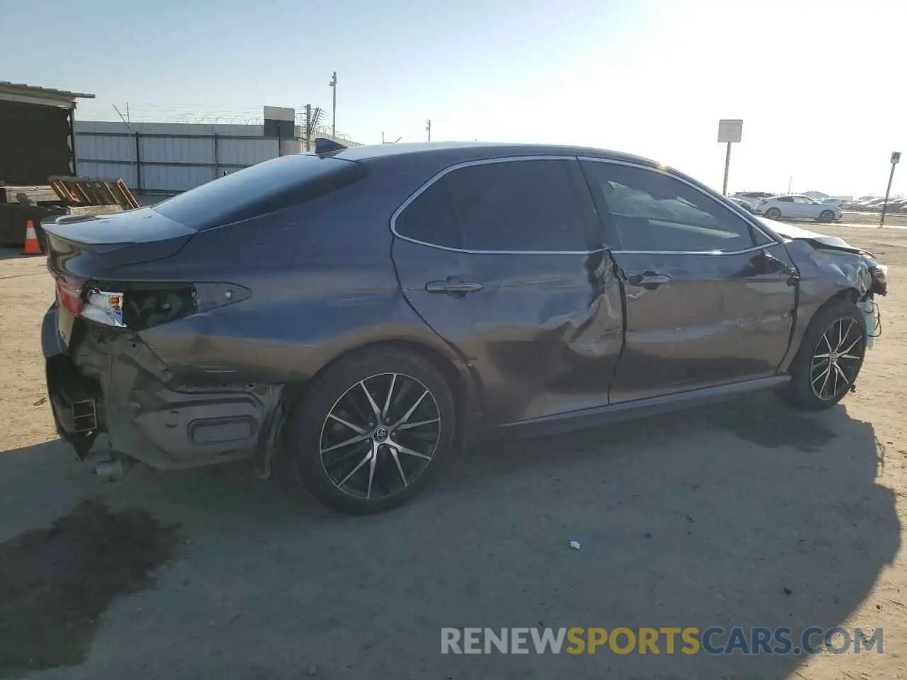 3 fotografías del automóvil dañado 4T1G11AK8PU732604 TOYOTA CAMRY 2023