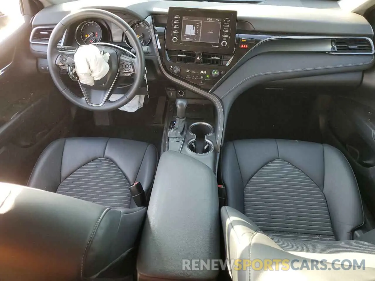 8 fotografías del automóvil dañado 4T1G11AK8PU732604 TOYOTA CAMRY 2023