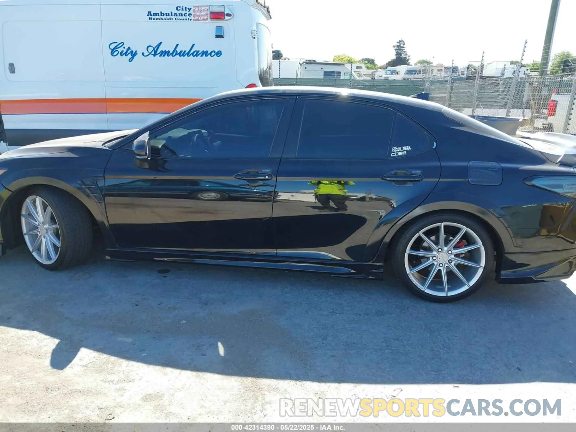 14 fotografías del automóvil dañado 4T1G11AK8PU782354 TOYOTA CAMRY 2023