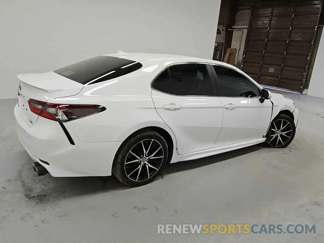 3 fotografías del automóvil dañado 4T1G11AK8PU787618 TOYOTA CAMRY 2023